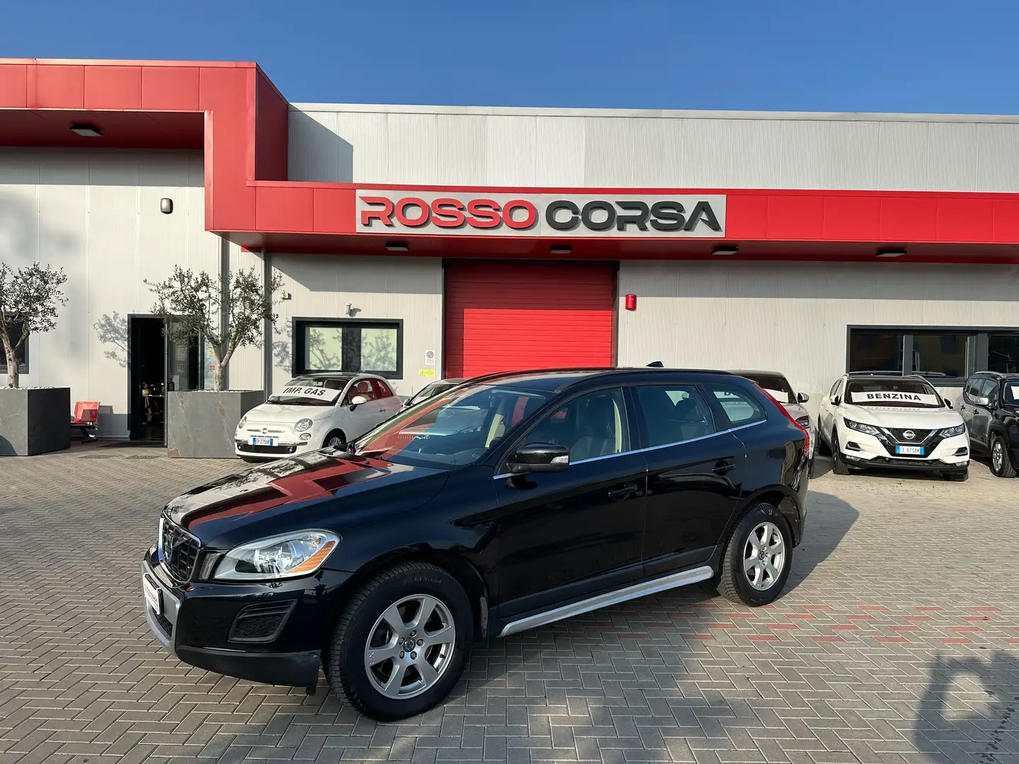 Volvo XC60 2.4 d4 Summum AWD 163cv geartronic GANCIO UNIPRO Schwarz - 1