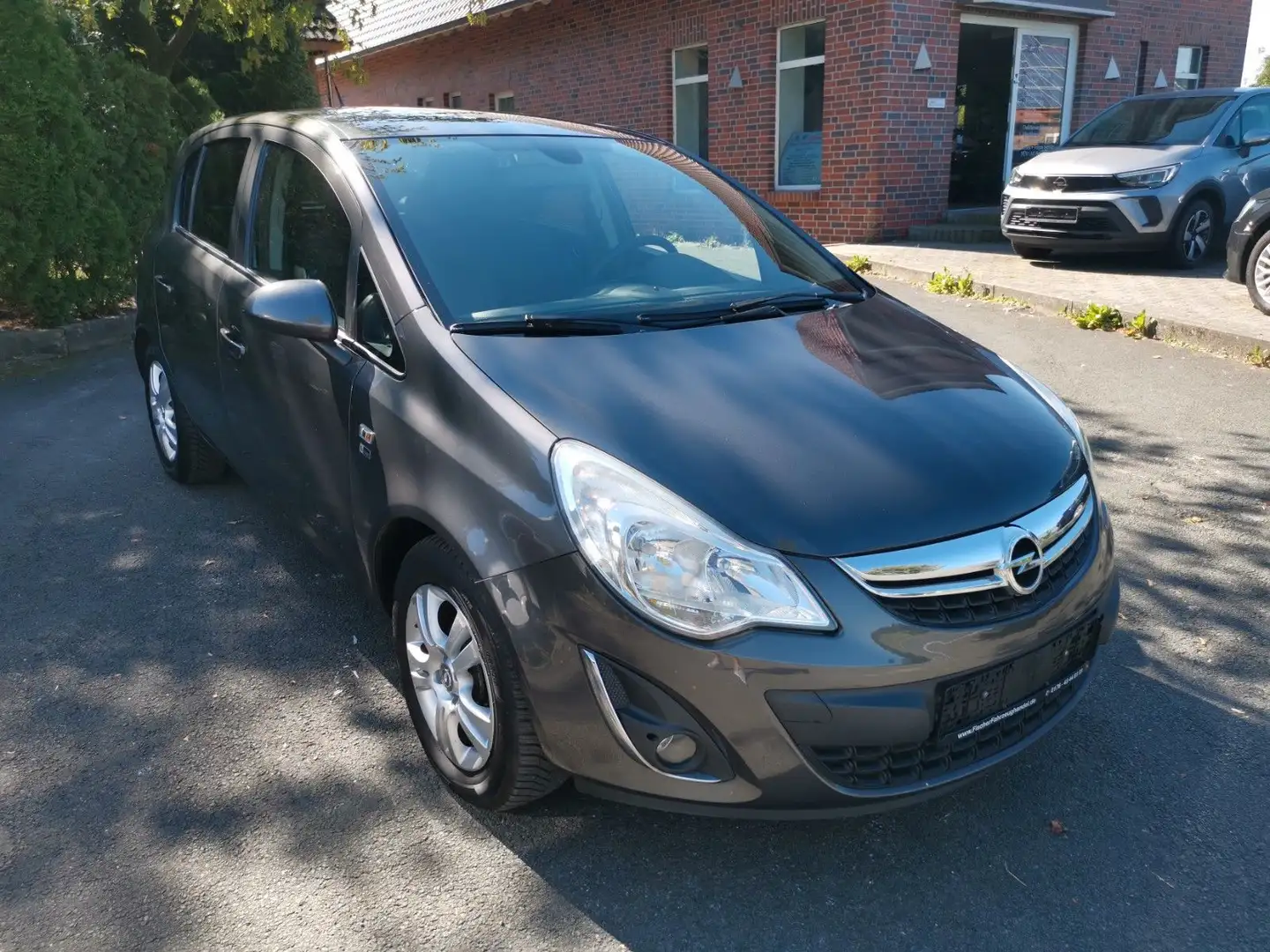 Opel Corsa 1.4 150 Jahre Opel - LHZ - SHZ - ALU Grau - 2