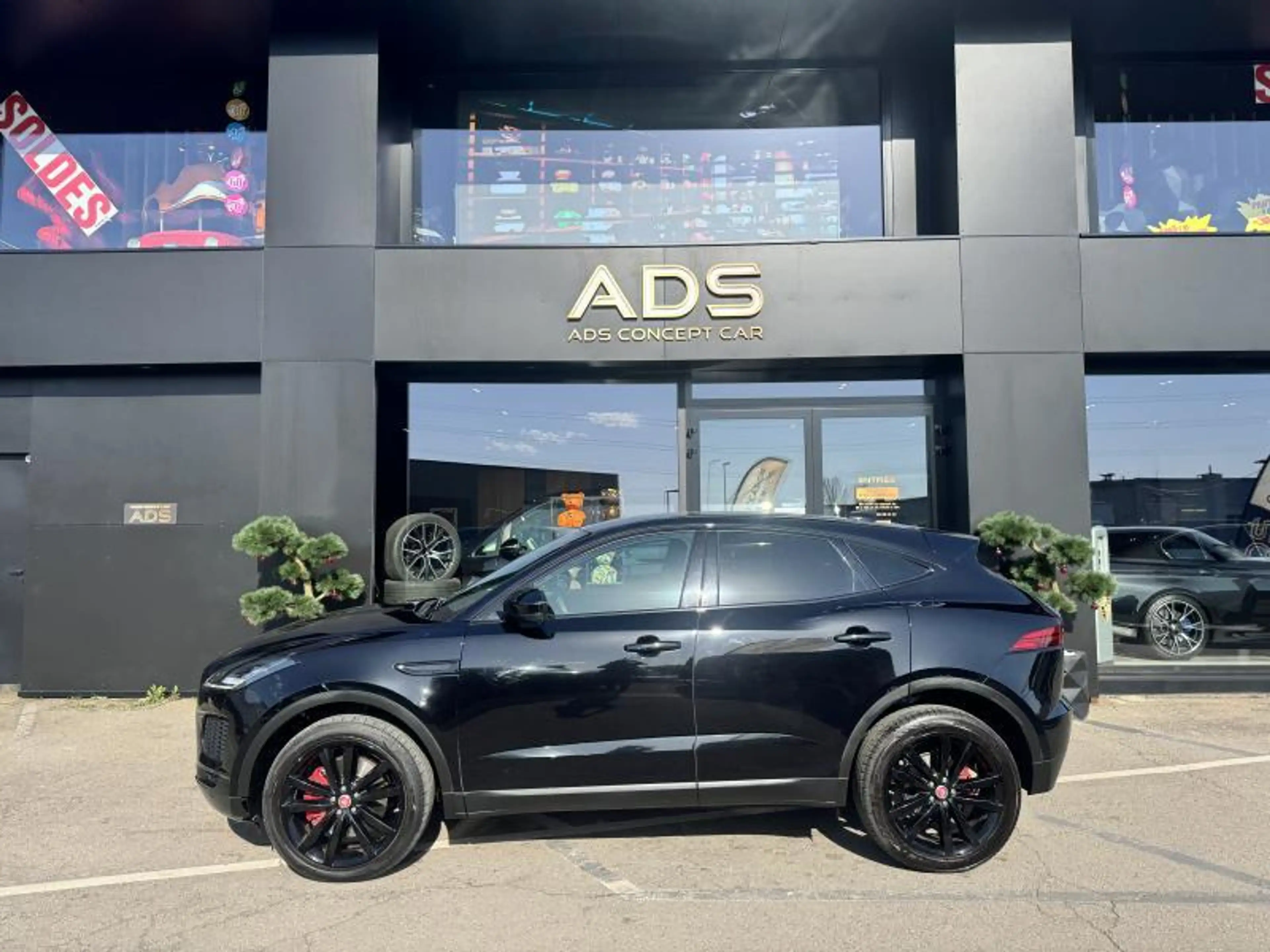 Jaguar E-Pace R-Dynamic S 2019 — photo 2