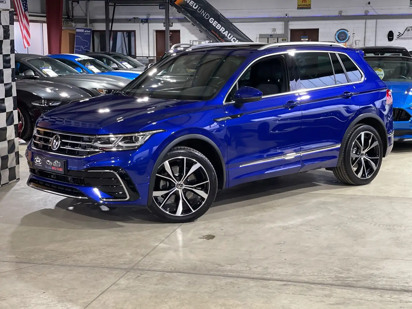 Volkswagen Tiguan R-LINE+4MOT+AHK+PANO+MATRIX IQ+SHZ+ACC+GARANTIE Bleu - 1