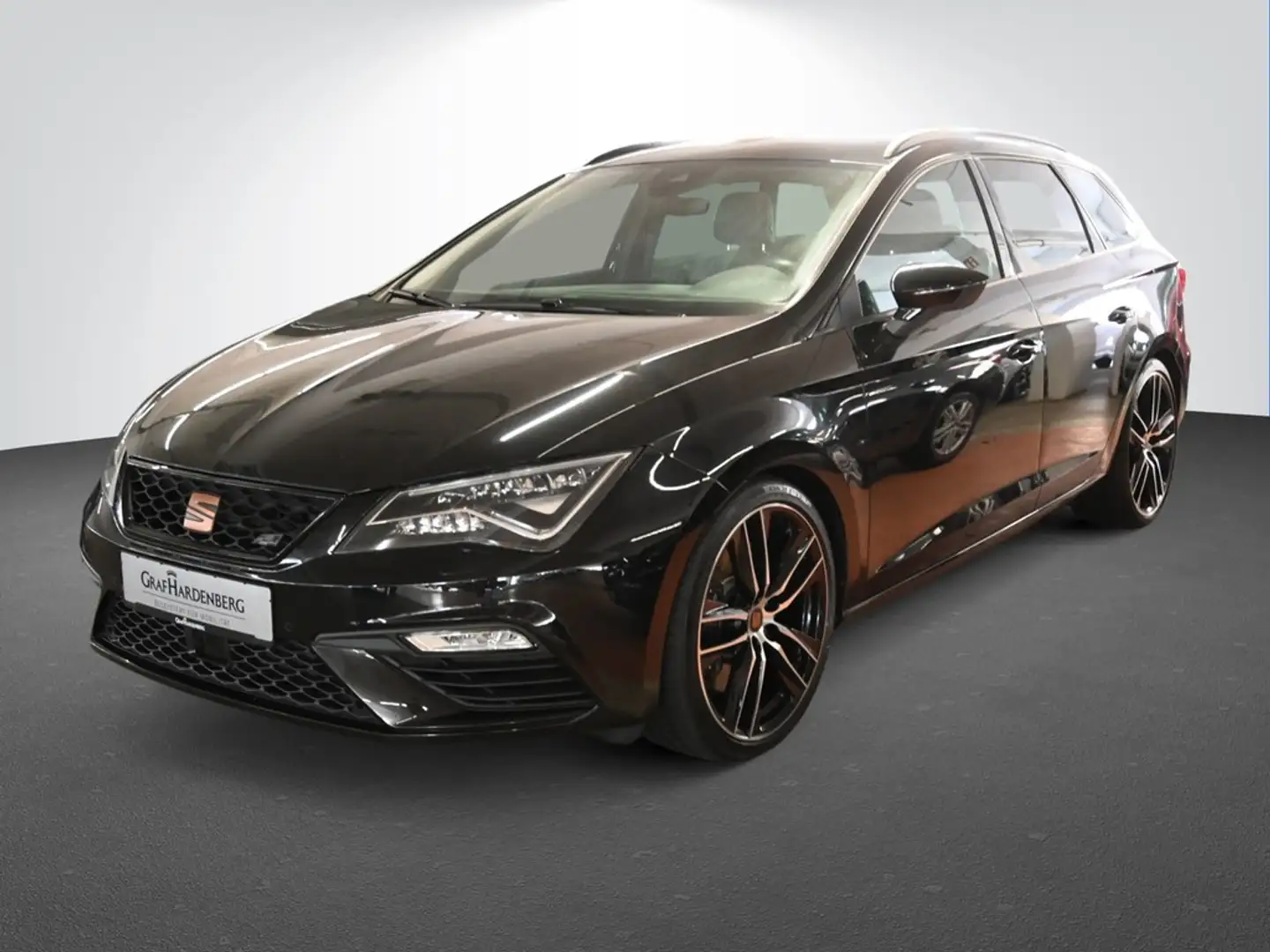 SEAT Leon ST 2.0 TSI Automatik Cupra 300 4Drive PanoD bea... Schwarz - 1