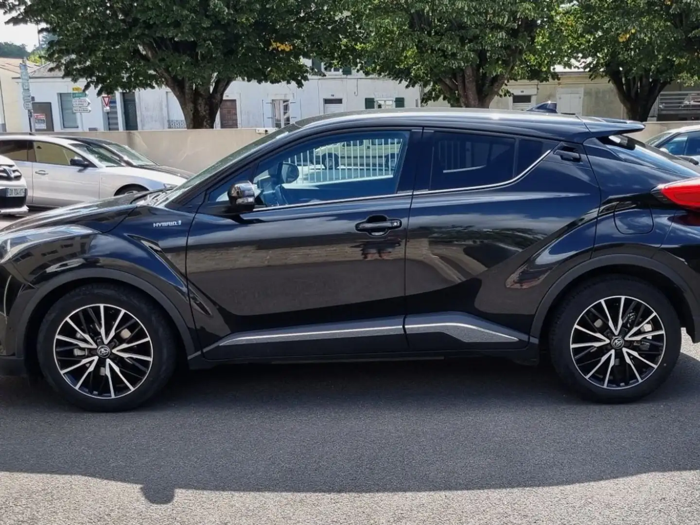 Toyota C-HR DISTINCTIVE Noir - 2