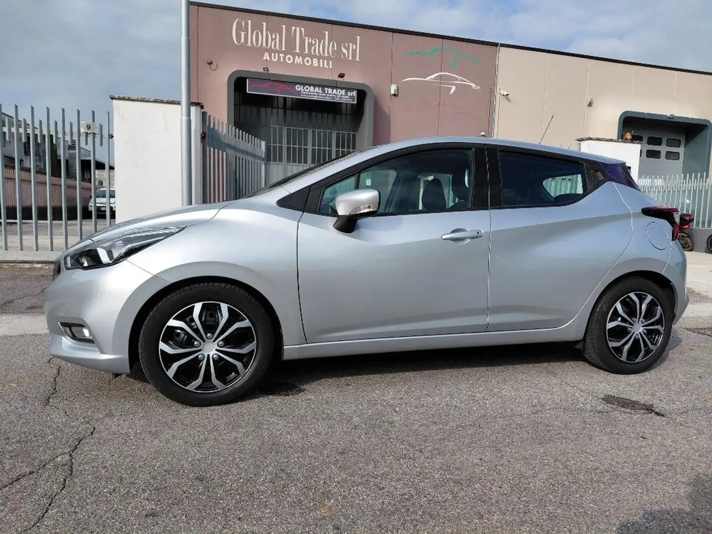 Nissan Micra 1.5 dCi 8V 5 porte N-Connecta Gris - 1