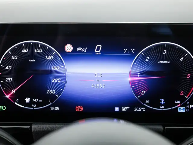 Mercedes-Benz Gla view 12