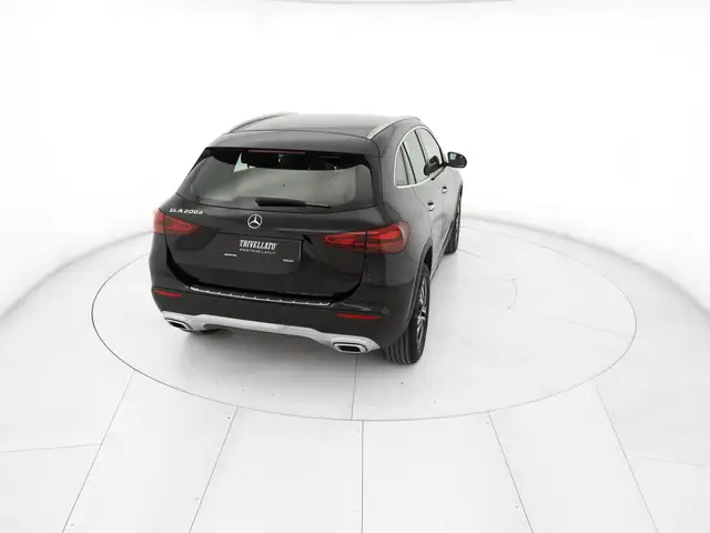Mercedes-Benz Gla view 6