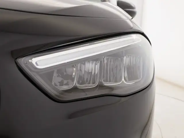 Mercedes-Benz Gla view 8