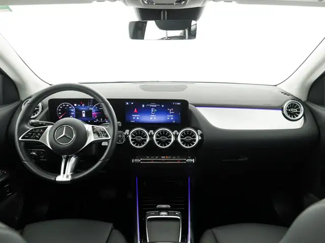 Mercedes-Benz Gla view 9
