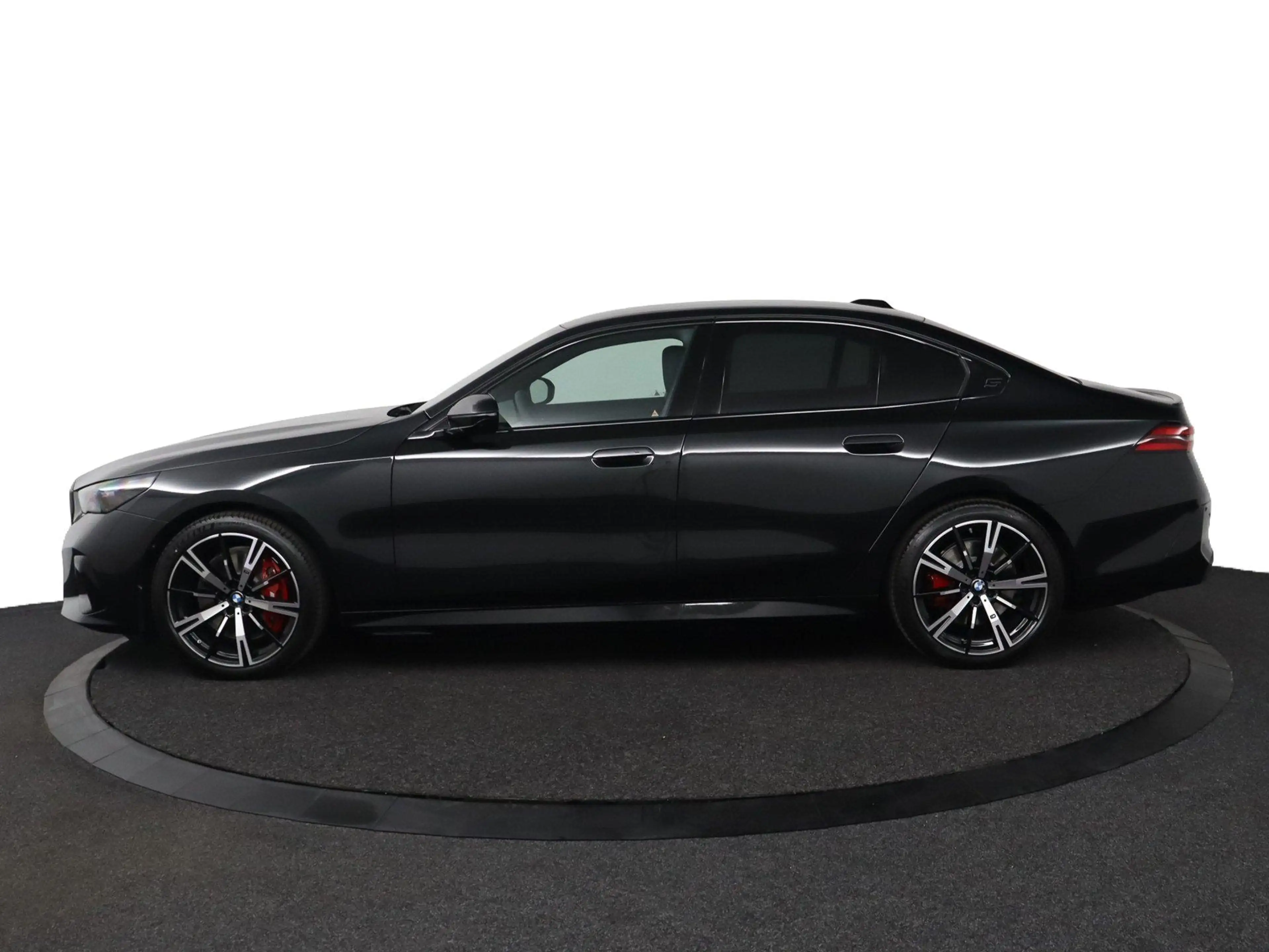 BMW i5 eDrive40 M Sport Edition 84 kWh | SOH 100% | M Spo — photo 3
