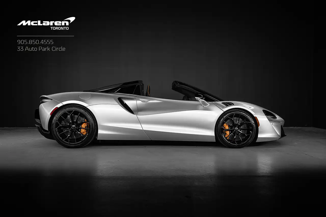 McLaren Artura снимка McLaren Artura