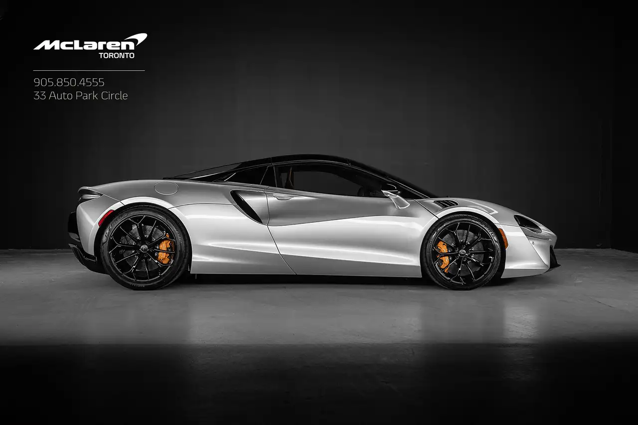 McLaren Artura снимка McLaren Artura