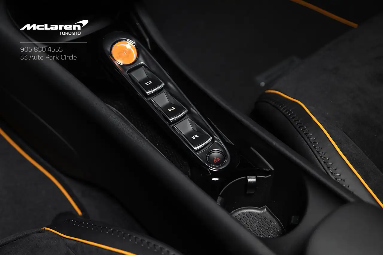 McLaren Artura снимка McLaren Artura