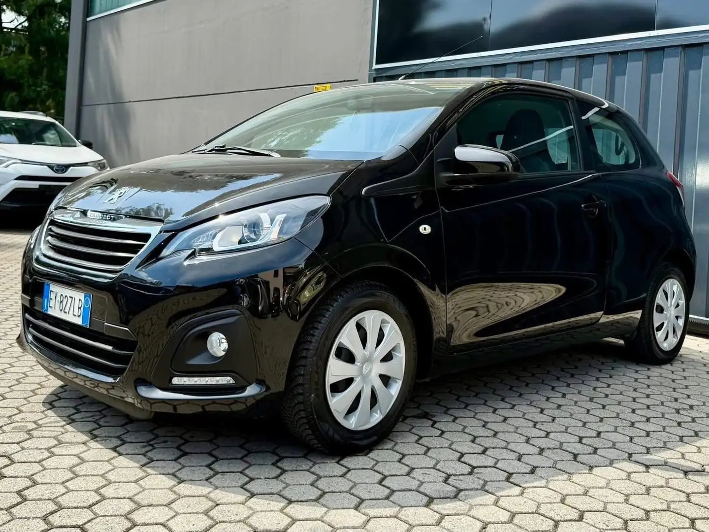 Peugeot 108 PEUGEOT 108 3p 1.0 BENZINA 12v Allure Top! Noir - 1