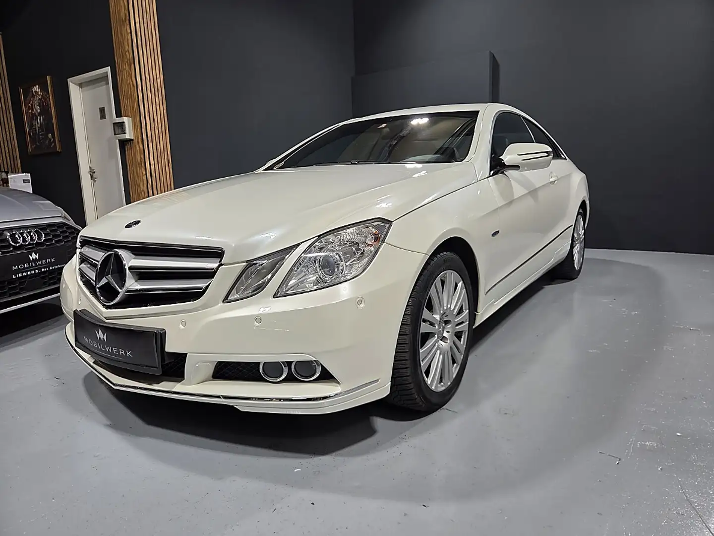 Mercedes-Benz E 350 Avantgarde BlueEfficiency CDI Aut. Weiß - 2
