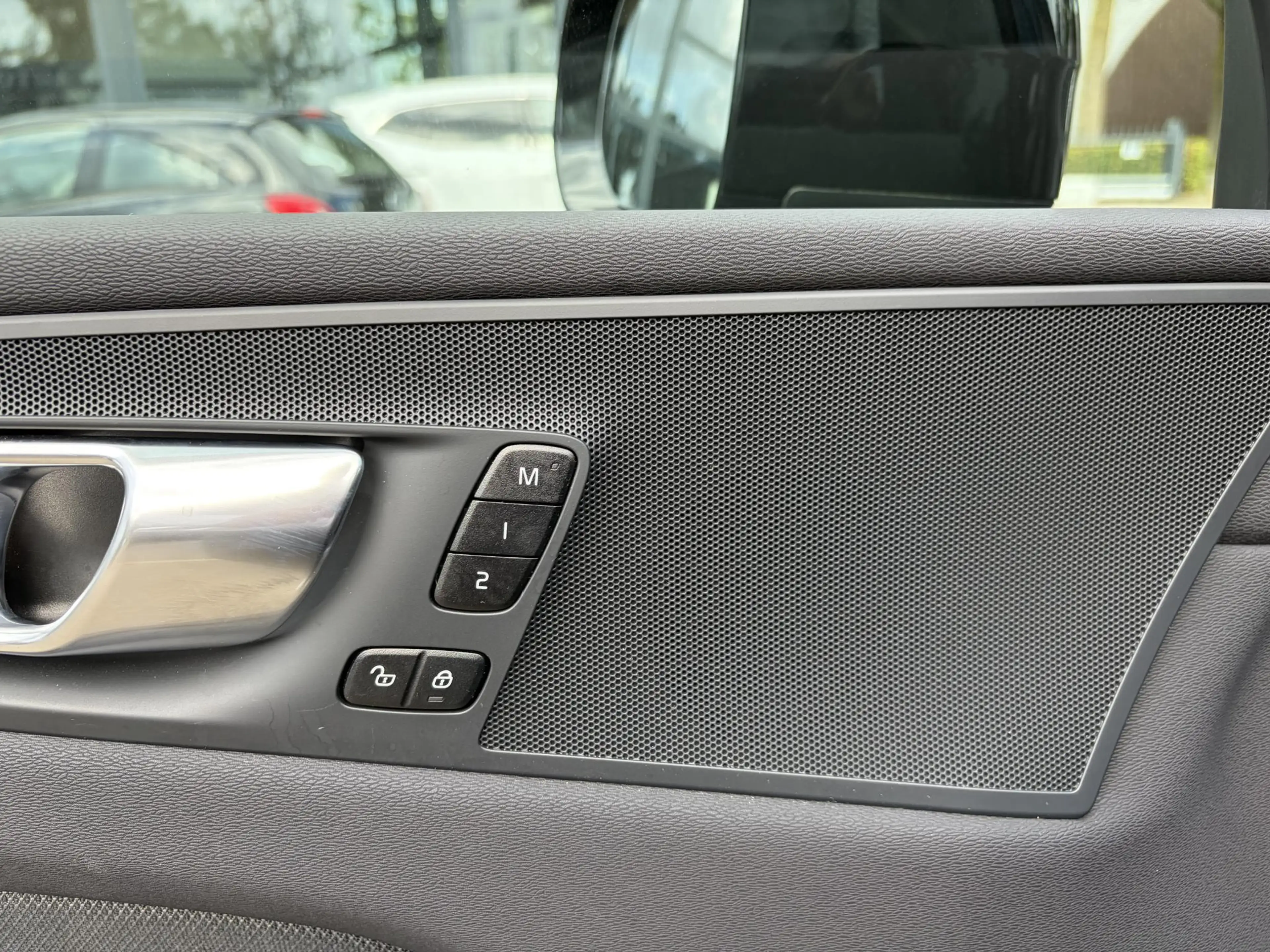 Volvo XC60 2.0 T6 Plug-in hybrid AWD Plus Dark ELEKTRISCHE TR — photo 15