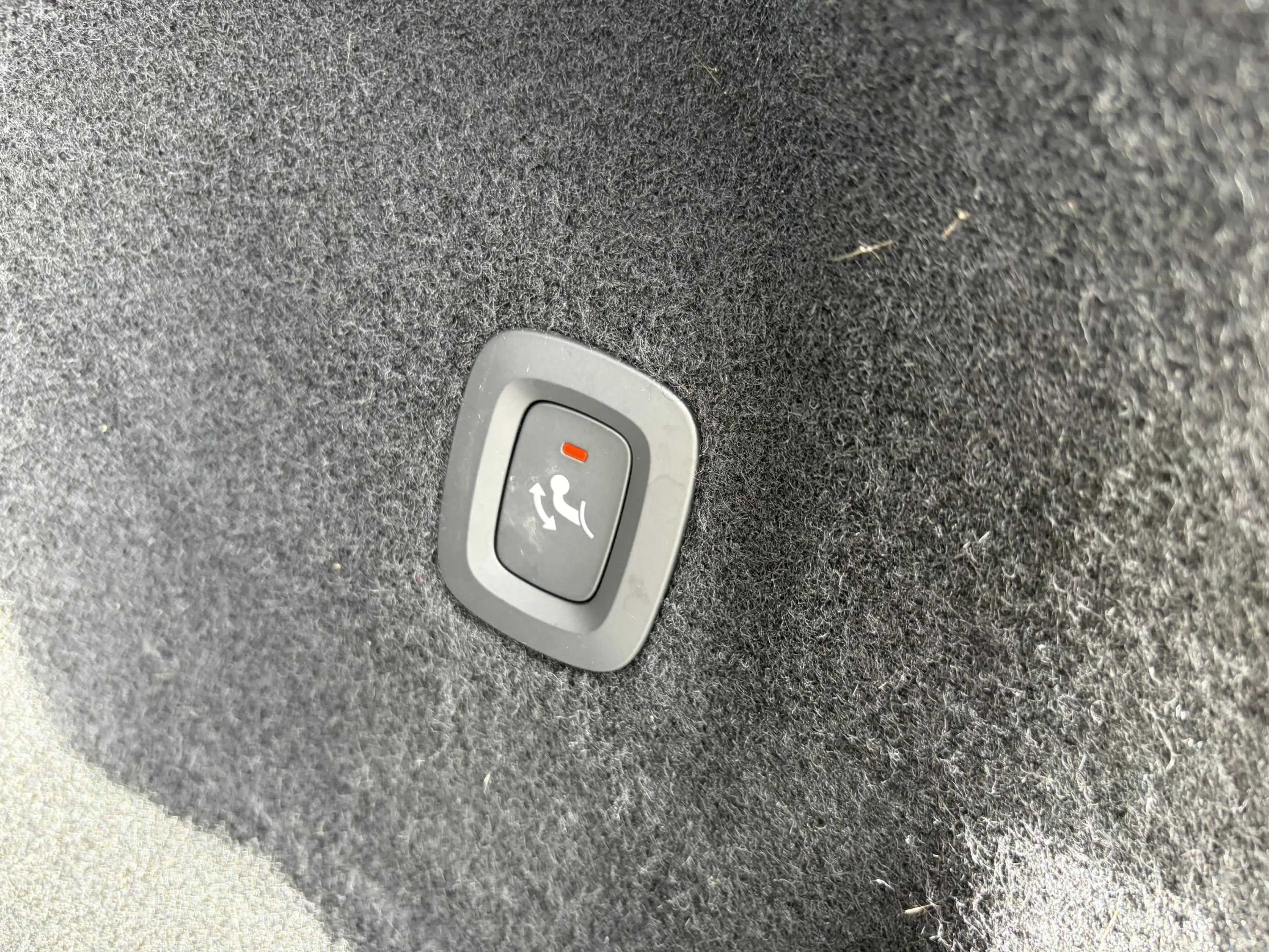 Volvo XC60 2.0 T6 Plug-in hybrid AWD Plus Dark ELEKTRISCHE TR — photo 11