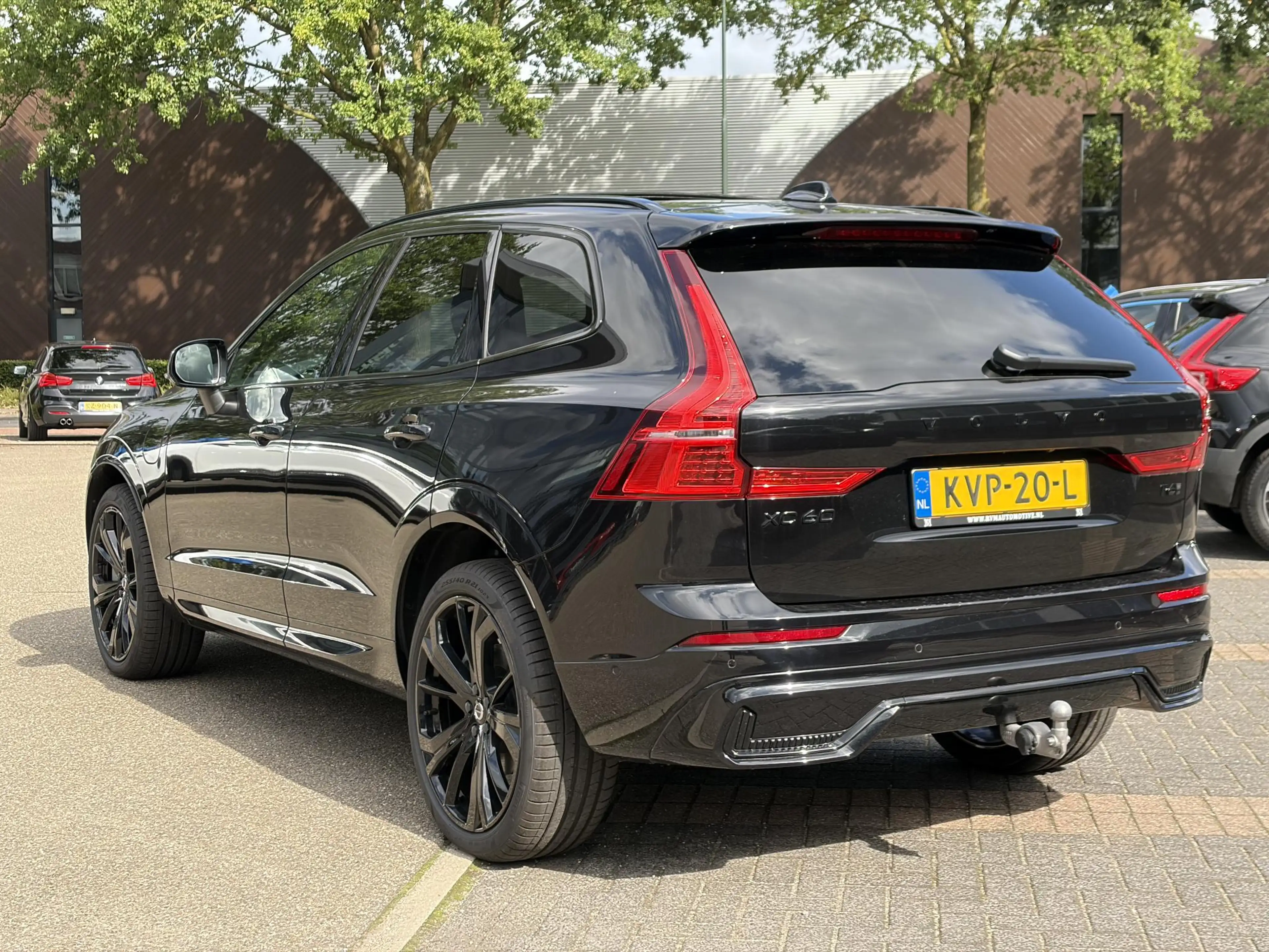 Volvo XC60 2.0 T6 Plug-in hybrid AWD Plus Dark ELEKTRISCHE TR — photo 5
