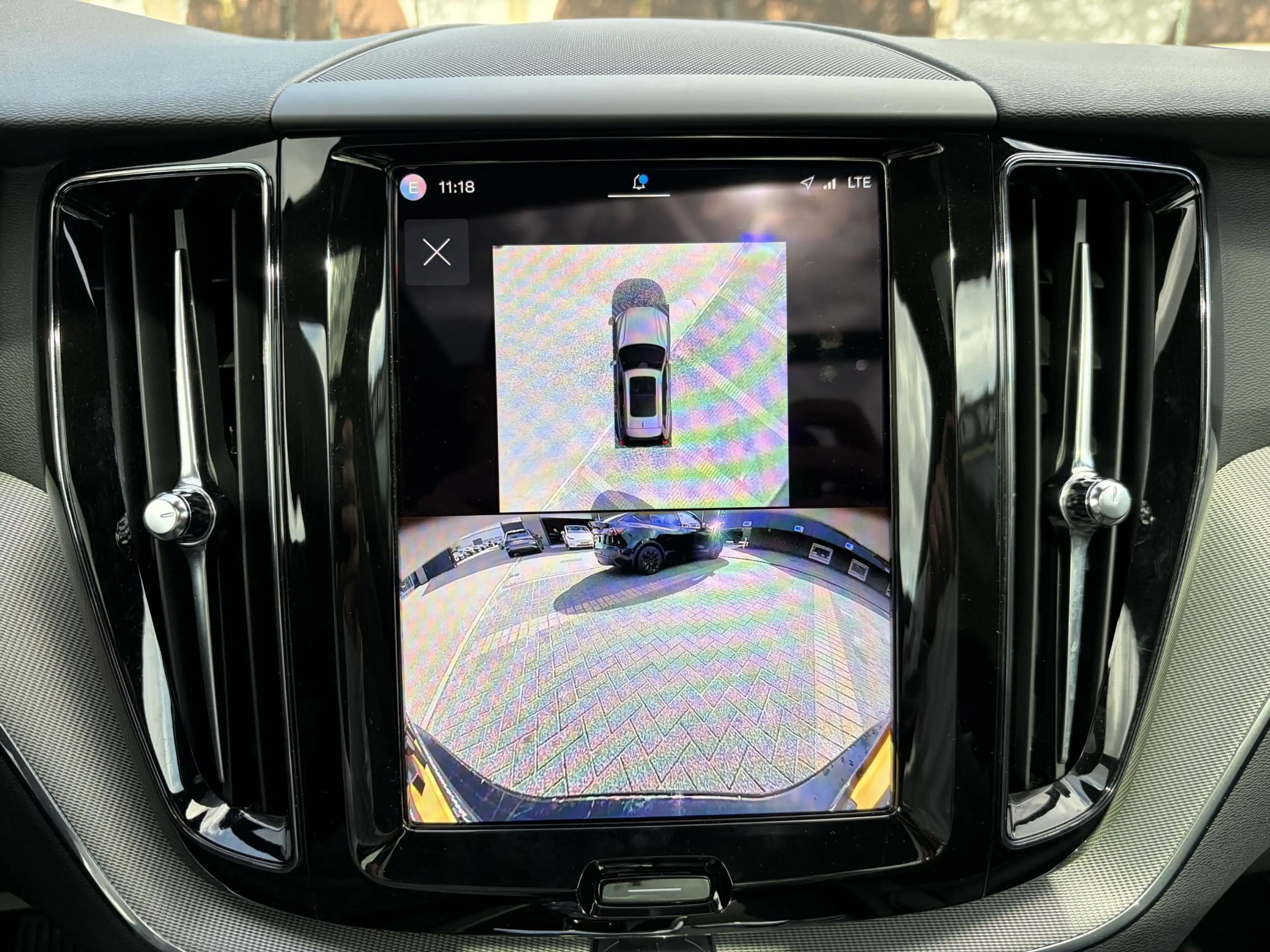 Volvo XC60 2.0 T6 Plug-in hybrid AWD Plus Dark ELEKTRISCHE TR — photo 26