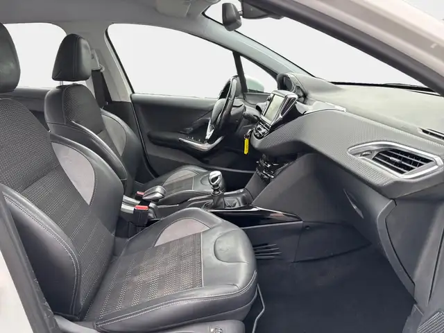 Peugeot 2008 view 13