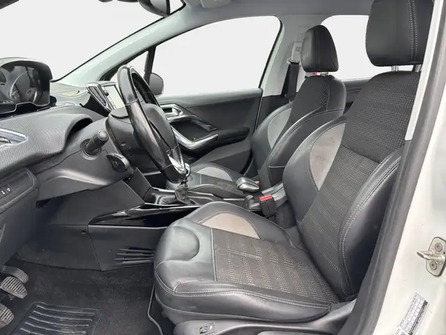 Peugeot 2008 view 8