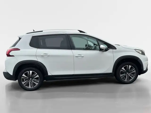 Peugeot 2008 view 6