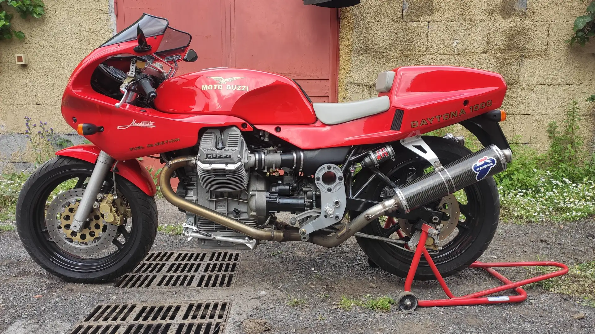 Moto Guzzi 1000 Daytona Červená - 1