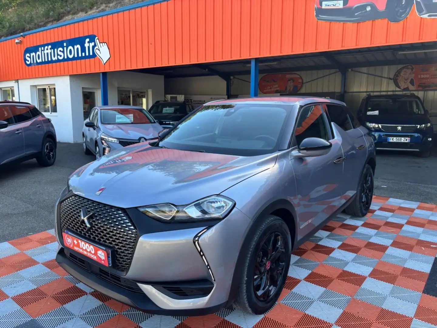 DS Automobiles DS 3 Crossback BlueHDi 130 EAT8 PERFORMANCE LINE GPS CAMERA Gris - 1