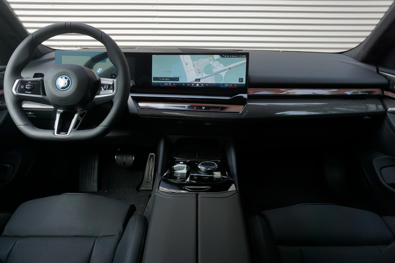 BMW 550 5 Serie Touring 550e xDrive | M Sportpakket Pro | — photo 10