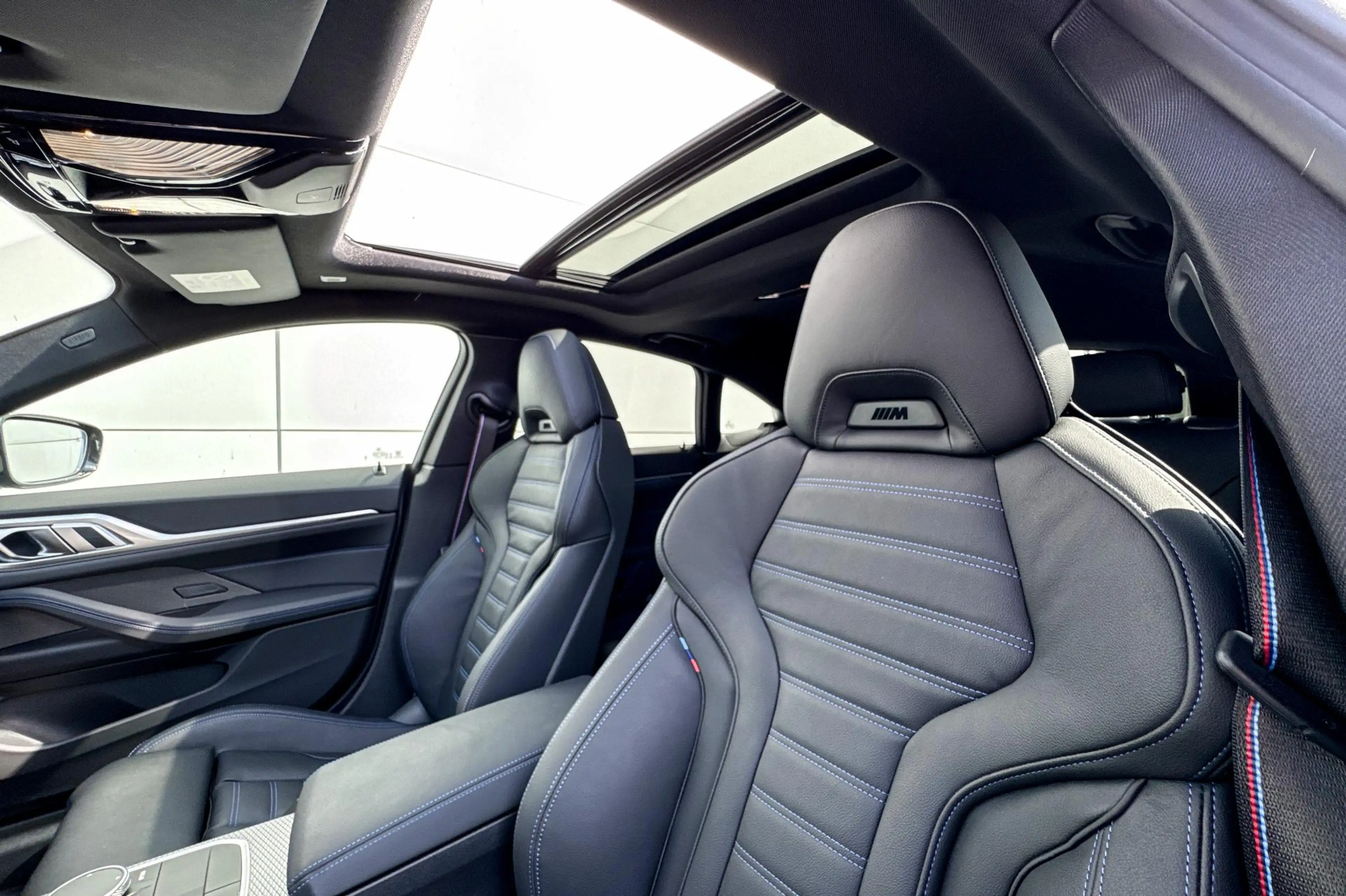 BMW i4 M60 84 kWh — photo 11