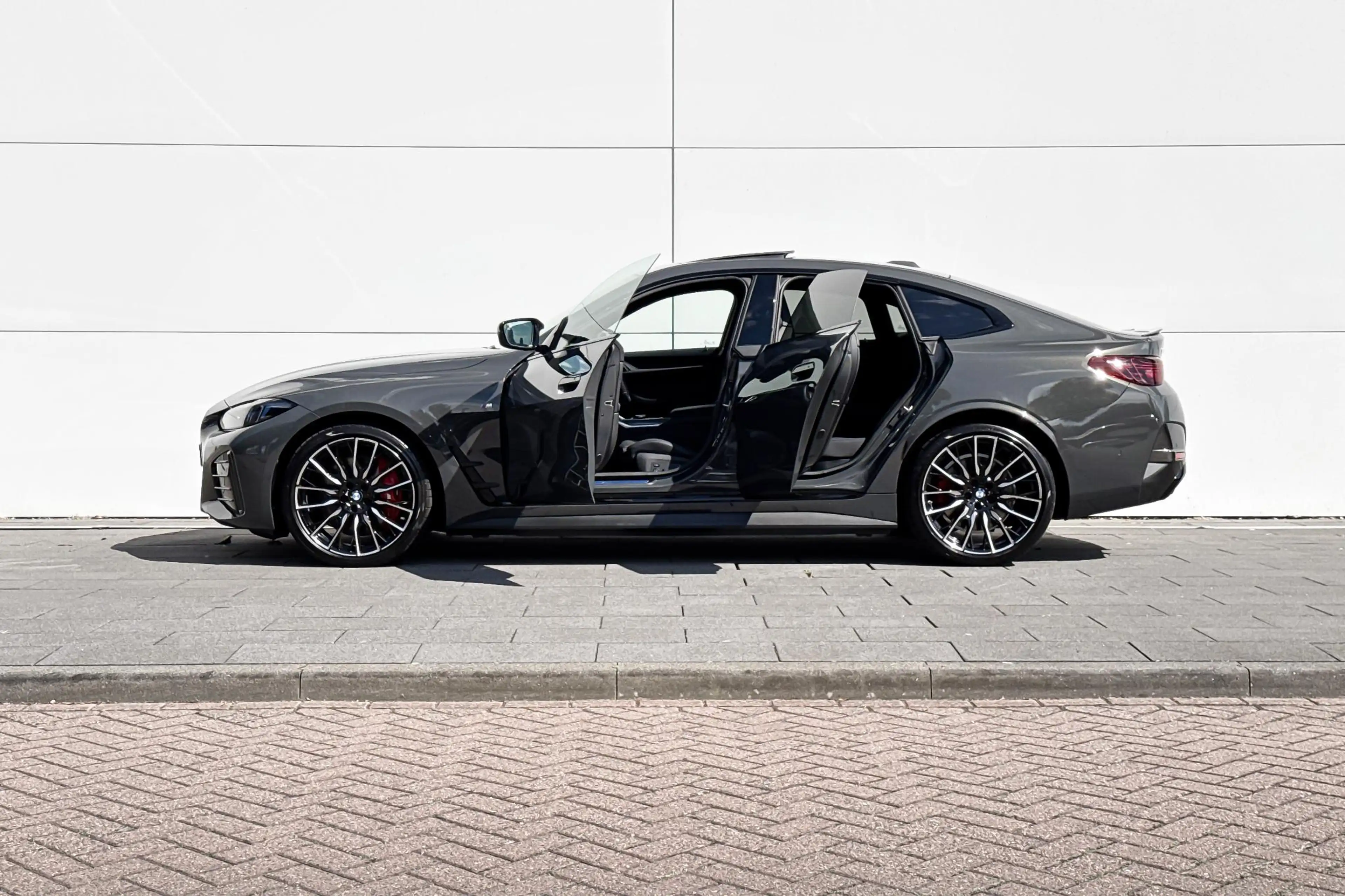 BMW i4 M60 84 kWh — photo 3