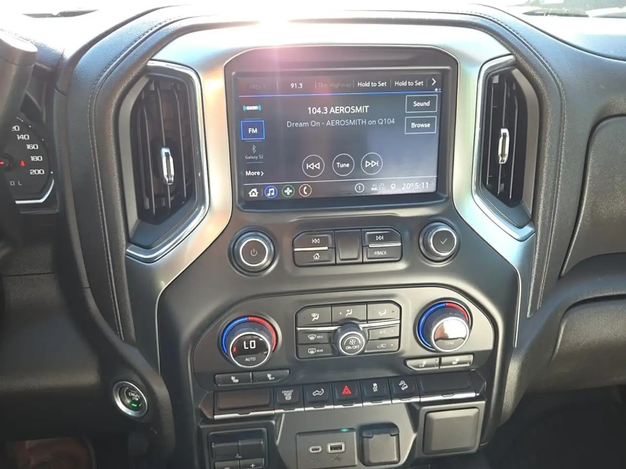 Chevrolet Silverado 2500 снимка Chevrolet Silverado 2500