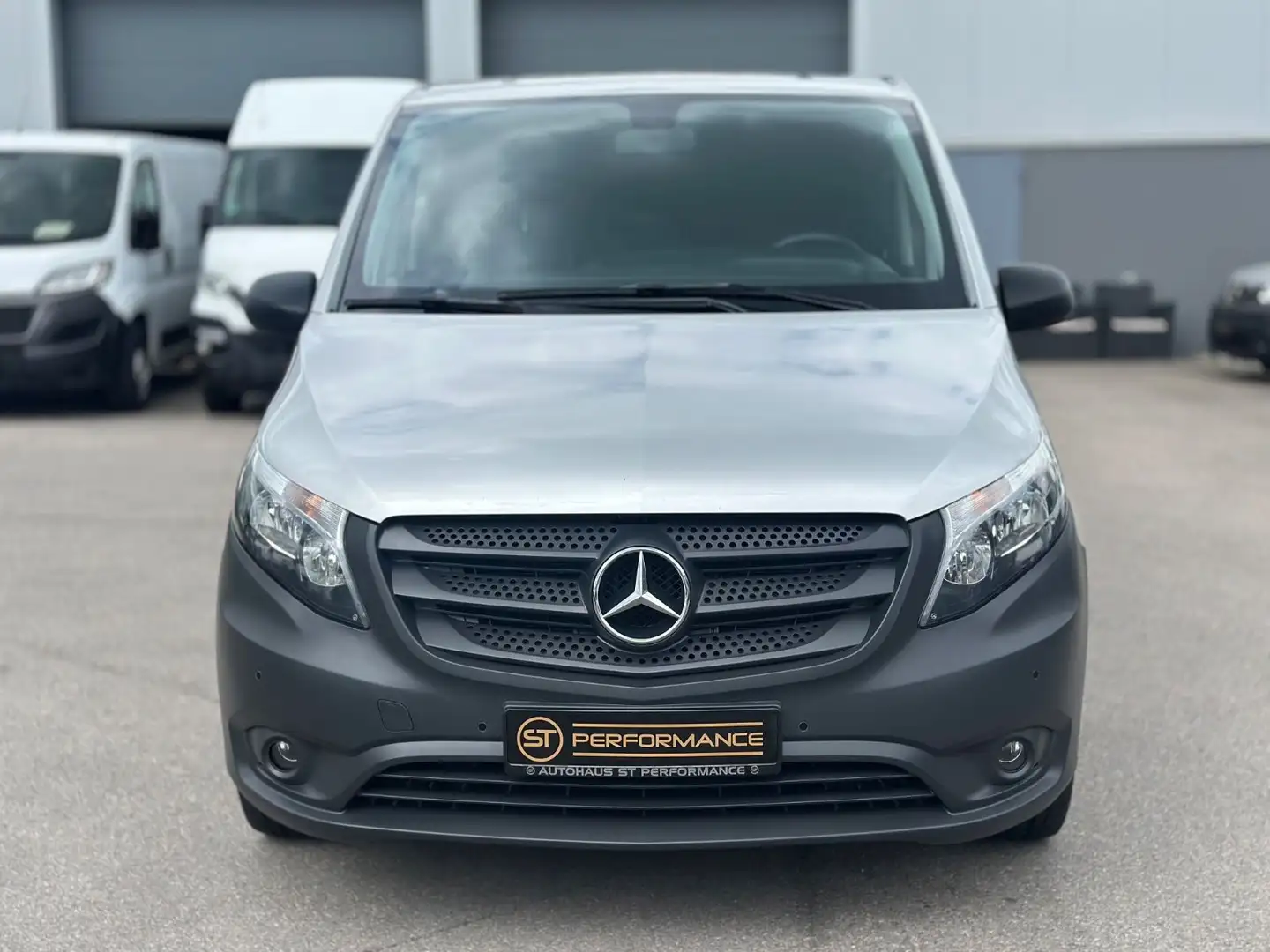 Mercedes-Benz Vito 116 CDI Mixto 4x4 4MATIC LANG AUTO NAVI EU6 Silber - 2