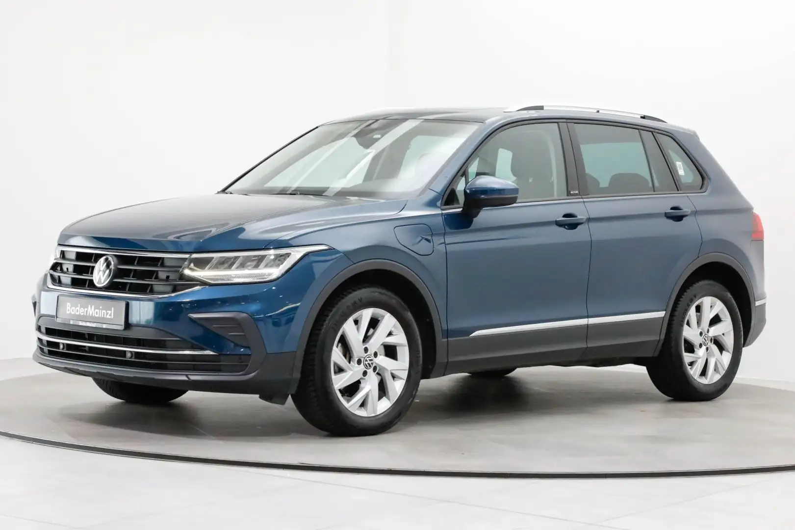 Volkswagen Tiguan 1.4 eHybrid DSG Active AHK Pano Kam. ACC Blau - 2