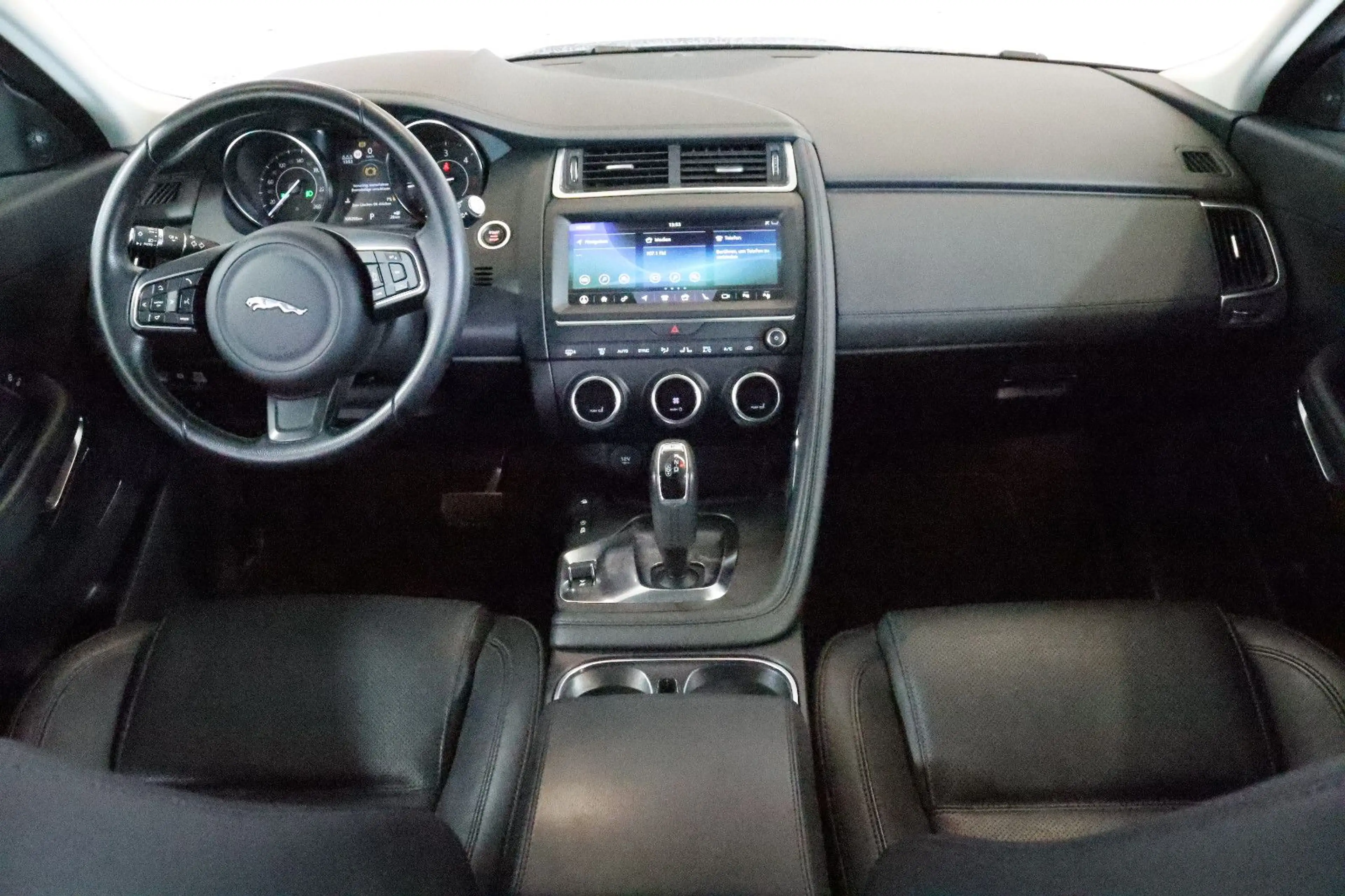 Jaguar E-Pace E-PACE 2.0 AWD TEMP+KAM+LED+NAVI+LEDER+MERIDIAN — photo 7