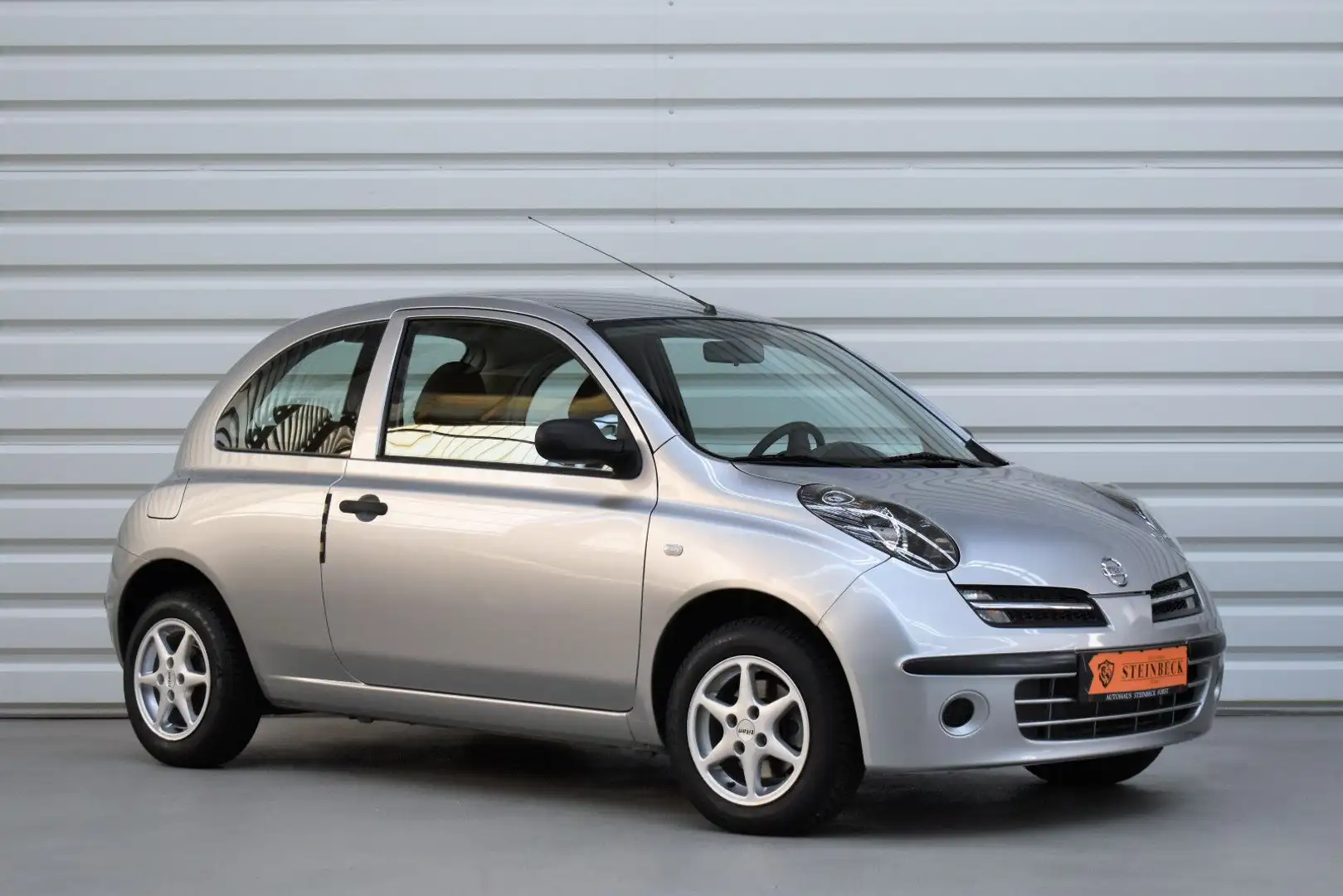 Nissan Micra City+Klimaautomatik+1.Hand+17.800KM+ALU Silber - 1