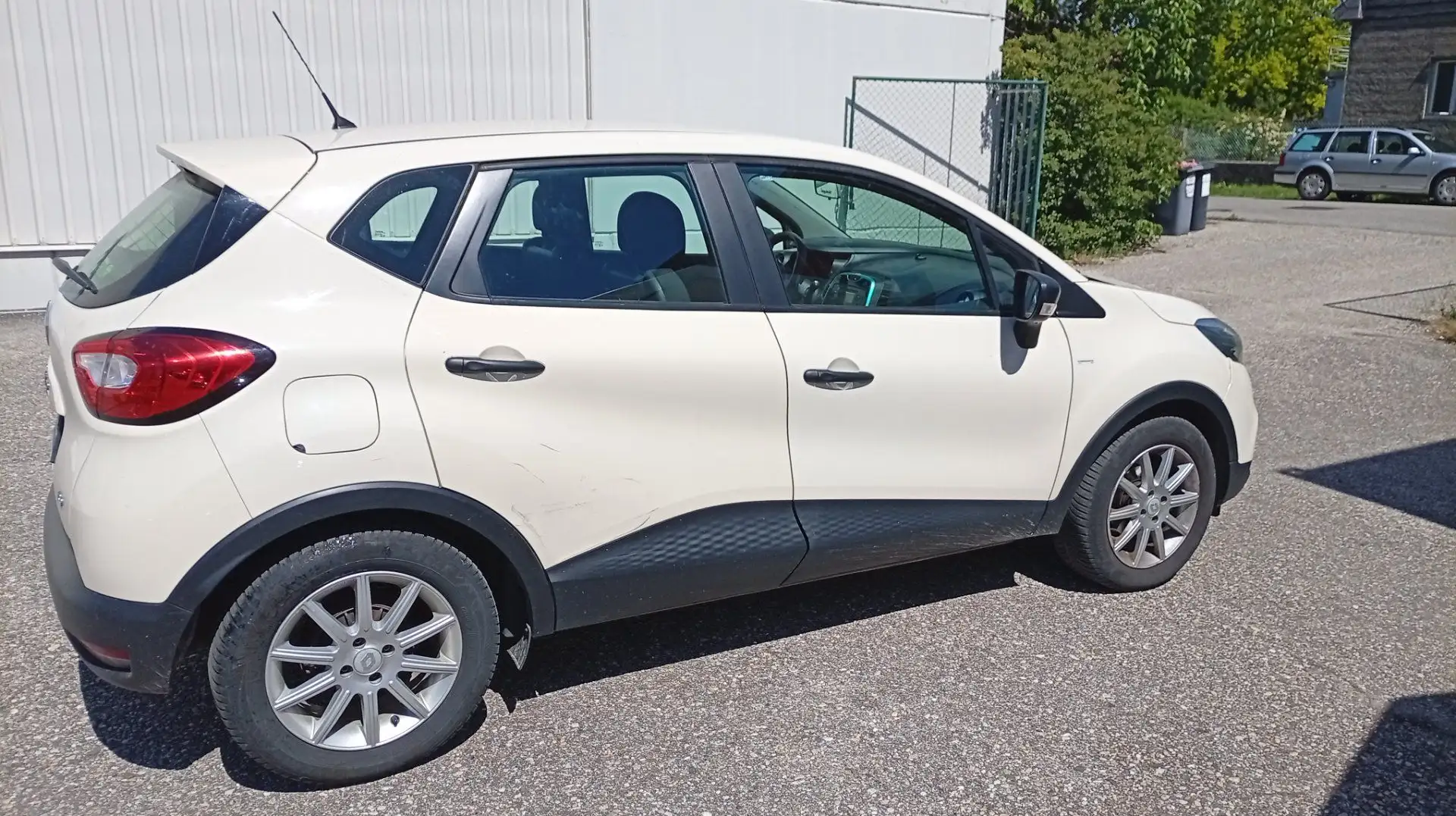 Renault Captur Tonic Energy 0,9 TCe Braun - 2