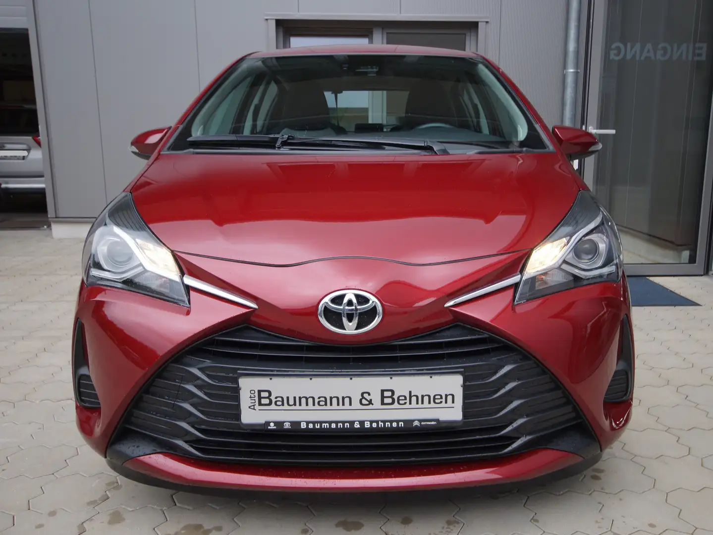 Toyota Yaris Comfort Rouge - 2