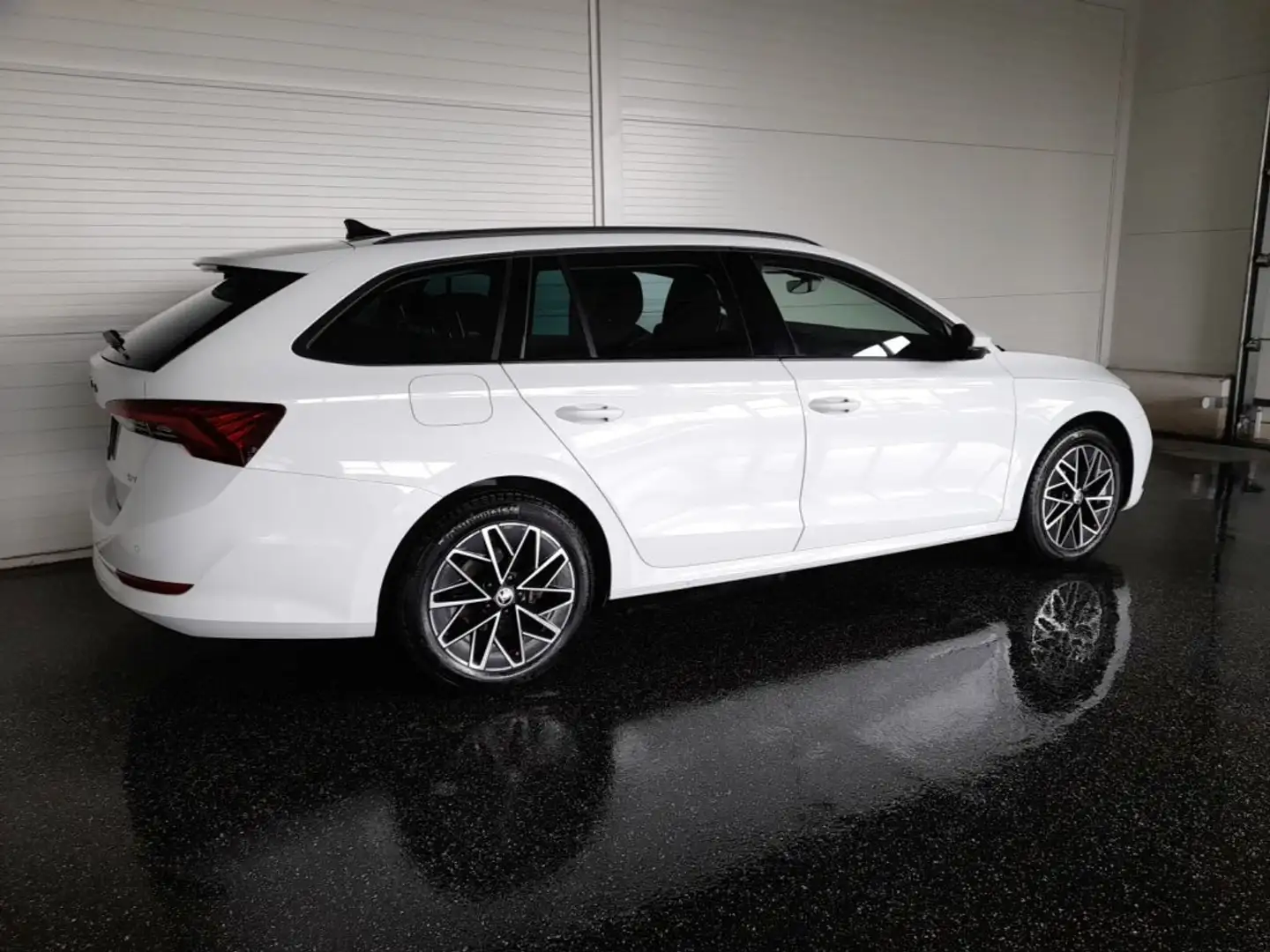 Skoda Octavia Combi 4x4 2,0 TDI DSG *VOLL-LED MIT DYN BLINKER / 17 ZOLL / VIRTUELL / MASSAGE SPORTSITZE / 3-ZONEN KLIMA* Weiß - 2