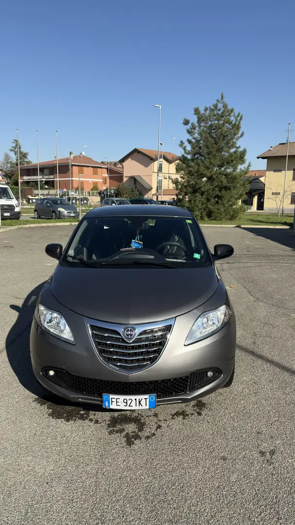 Lancia Y 1.2 16v LS c/abs,CL - 1