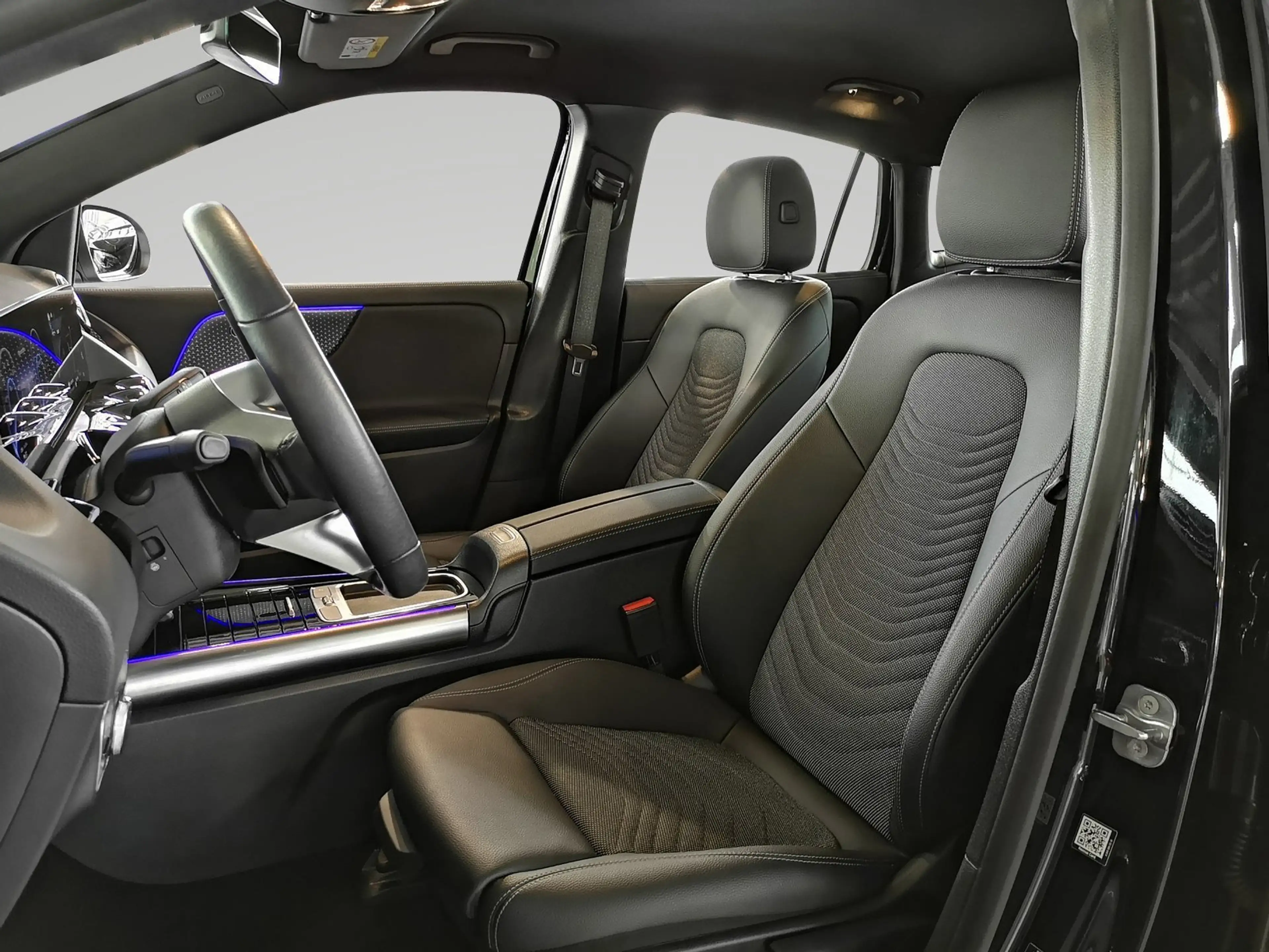 Mercedes-Benz EQA 300 4M Progressive+SMARTPHONE-INT.+WINTER-PA — photo 14