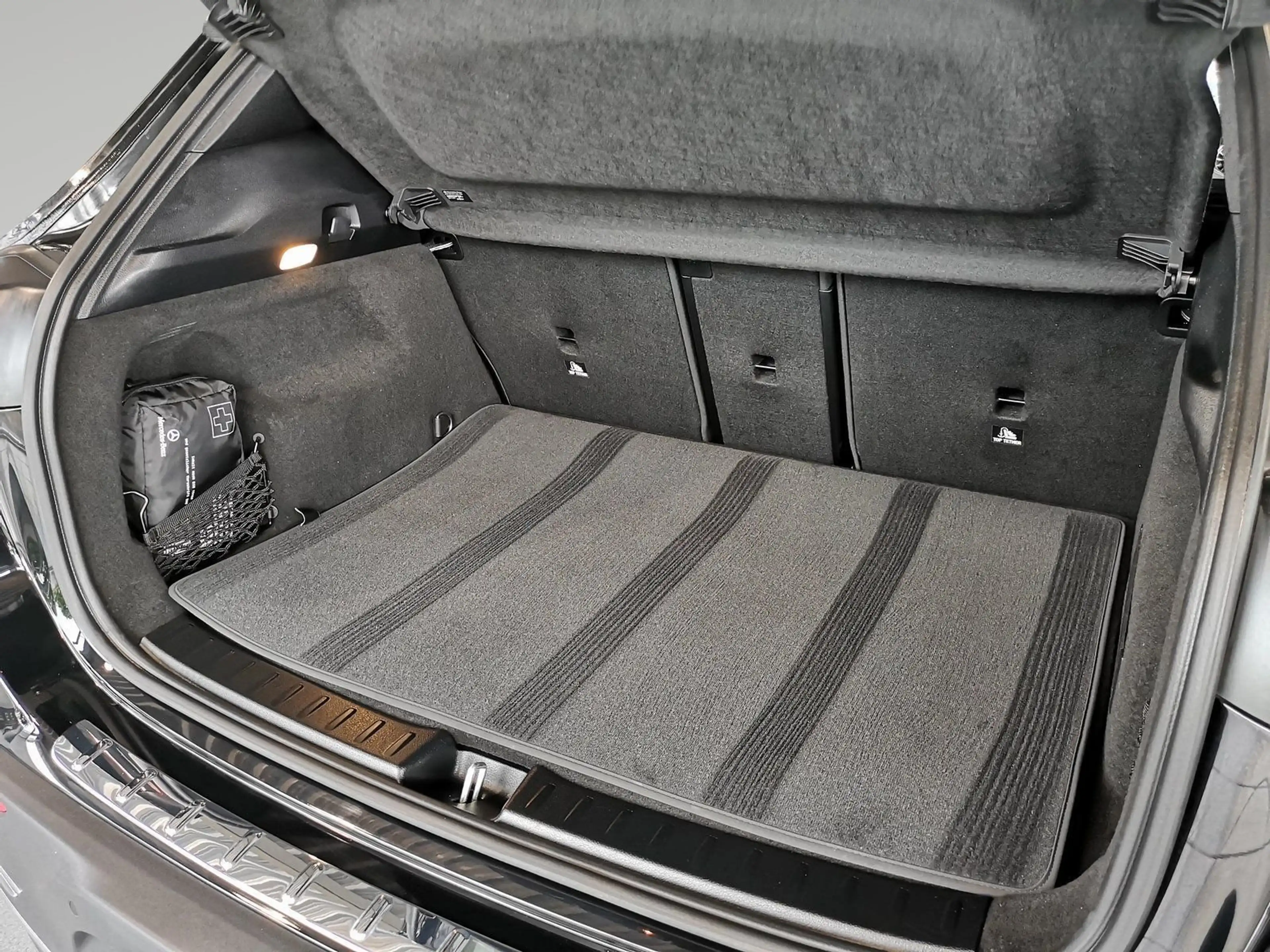 Mercedes-Benz EQA 300 4M Progressive+SMARTPHONE-INT.+WINTER-PA — photo 10
