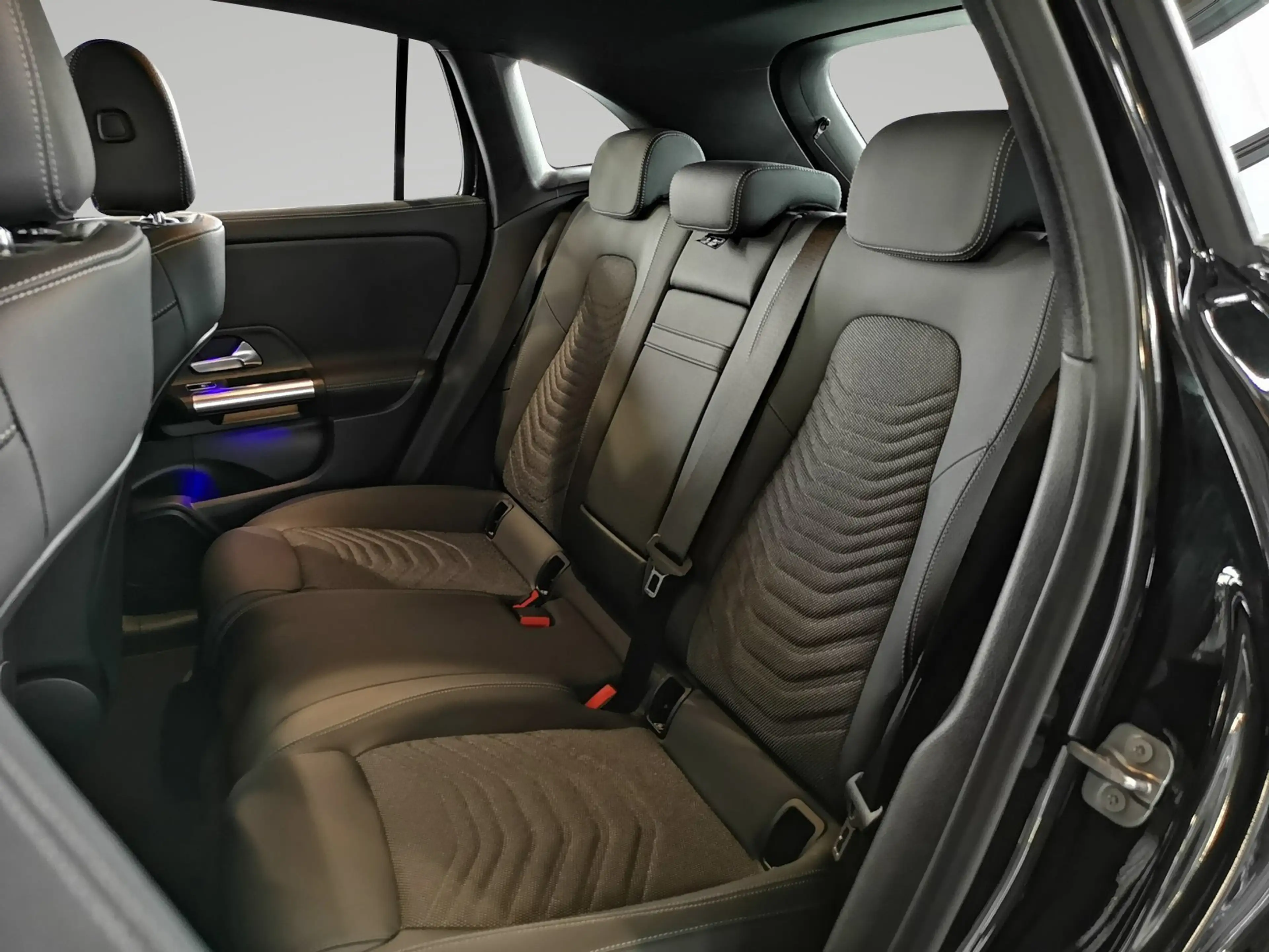 Mercedes-Benz EQA 300 4M Progressive+SMARTPHONE-INT.+WINTER-PA — photo 15