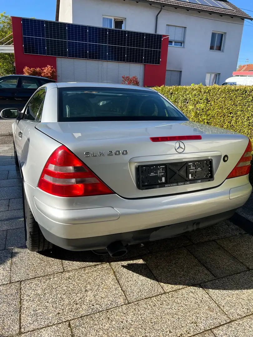 Mercedes-Benz SLK 200 srebrna - 2