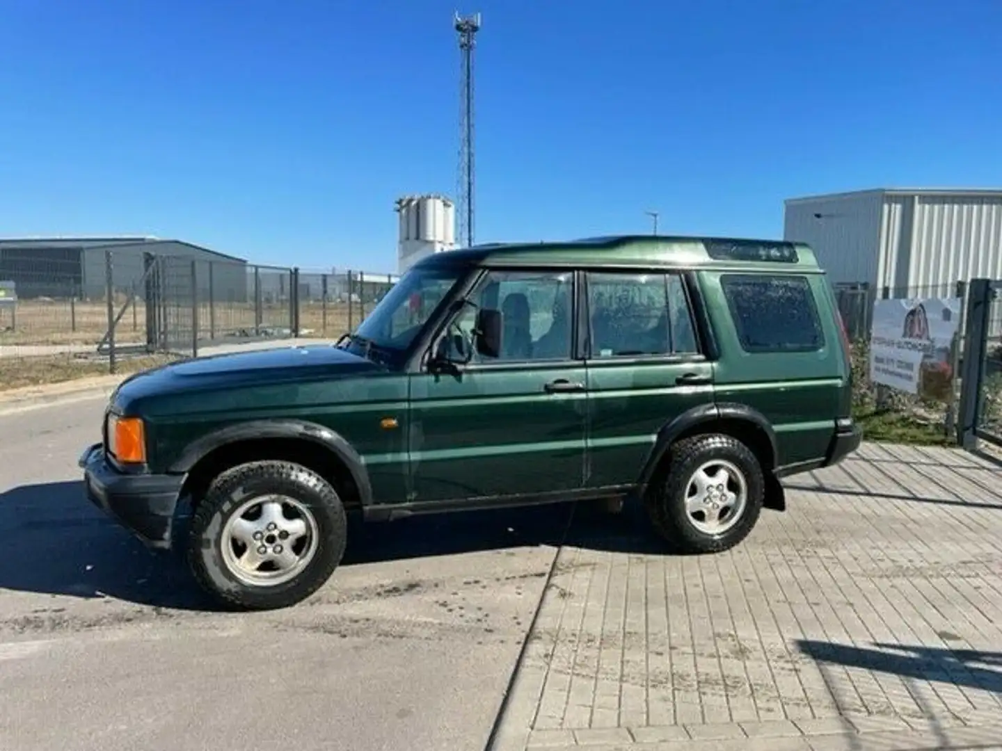 Land Rover Discovery Td 5 Aut./HU 2023 Vert - 2