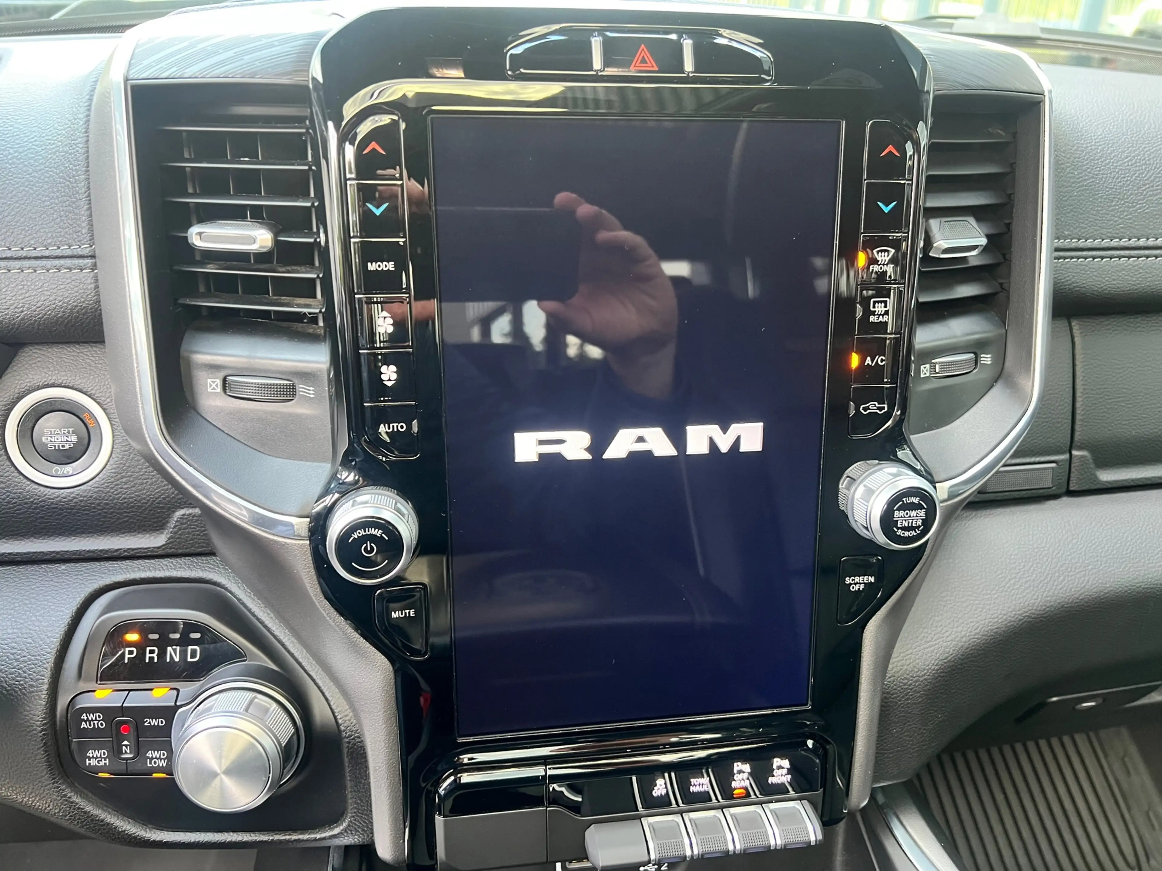 Dodge RAM 1500 5.7 V8 4x4 Crew Cab Laramie sport — photo 13
