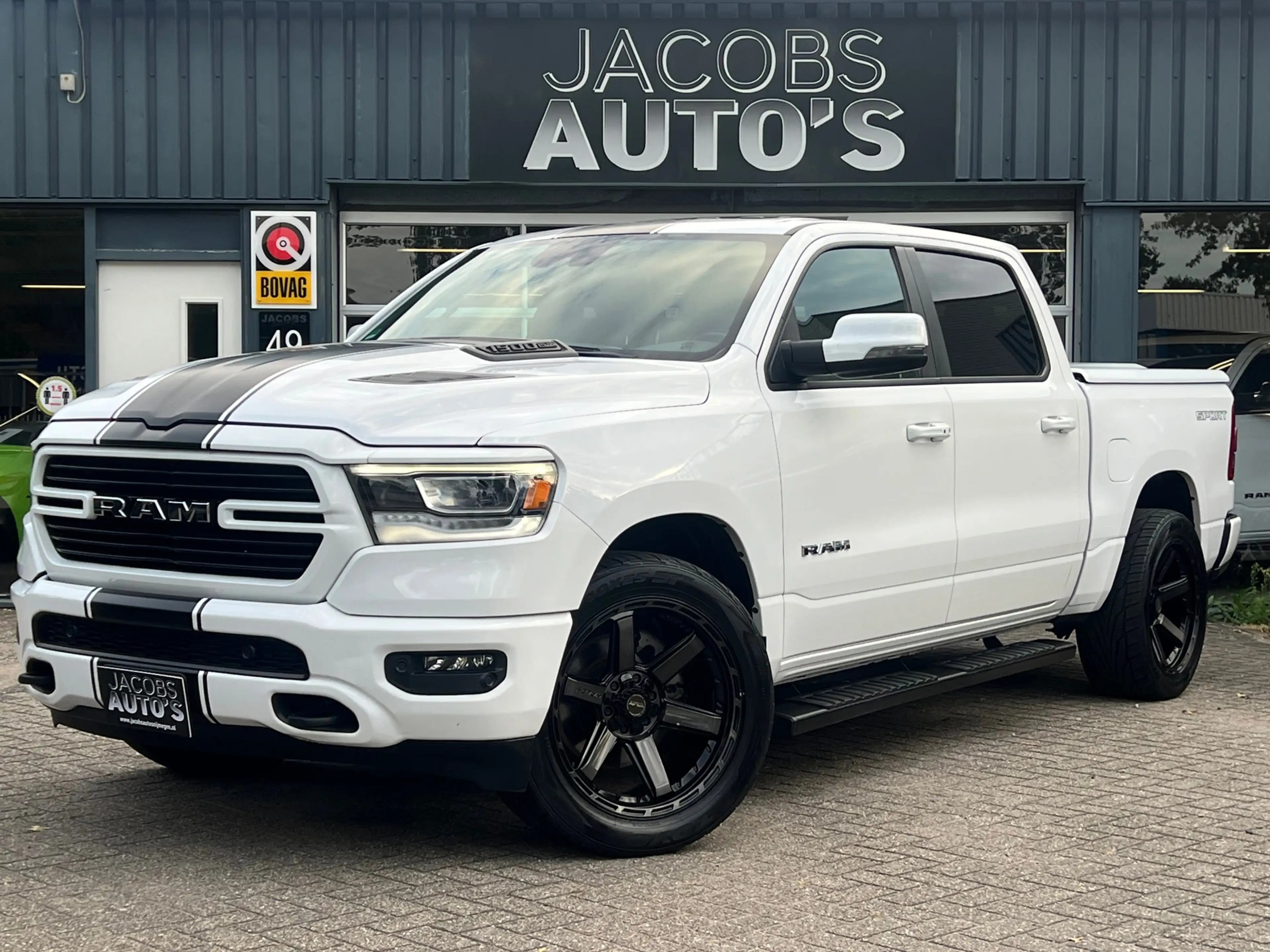 Dodge RAM 1500 5.7 V8 4x4 Crew Cab Laramie sport