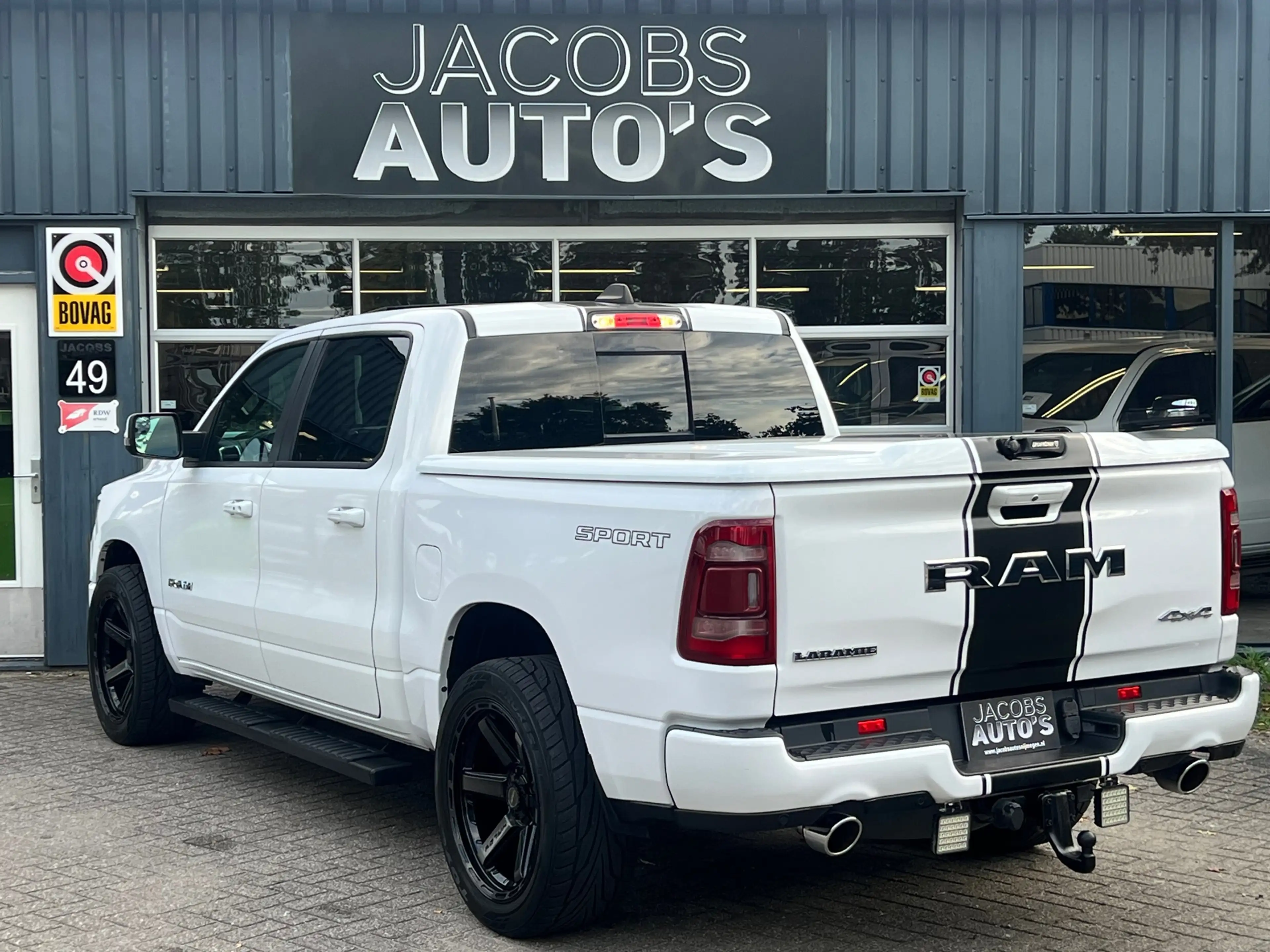 Dodge RAM 1500 5.7 V8 4x4 Crew Cab Laramie sport — photo 7