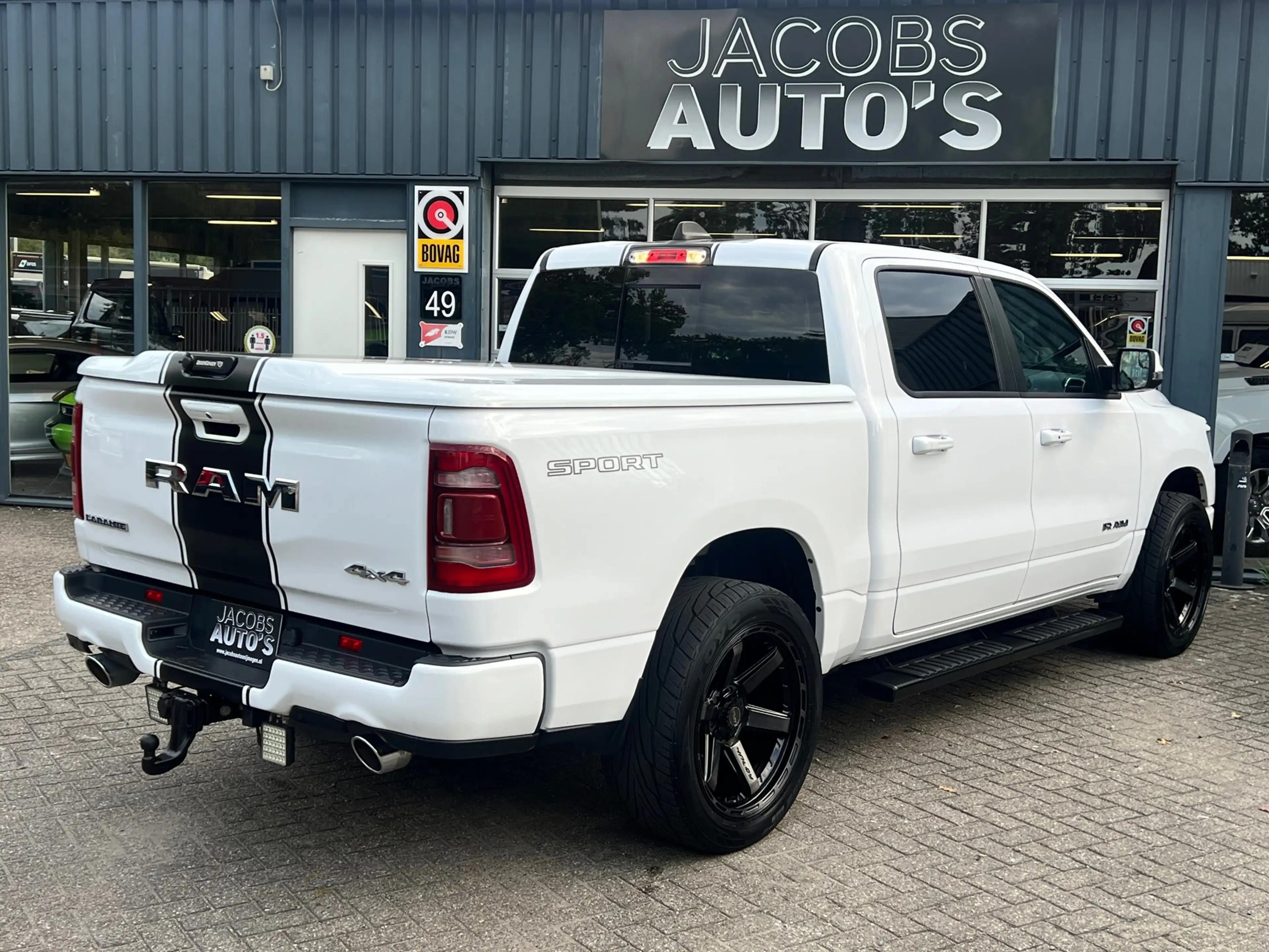 Dodge RAM 1500 5.7 V8 4x4 Crew Cab Laramie sport — photo 6