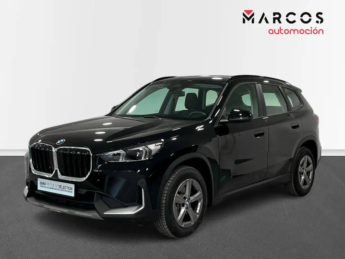 BMW X1 sDrive 20dA Schwarz - 1