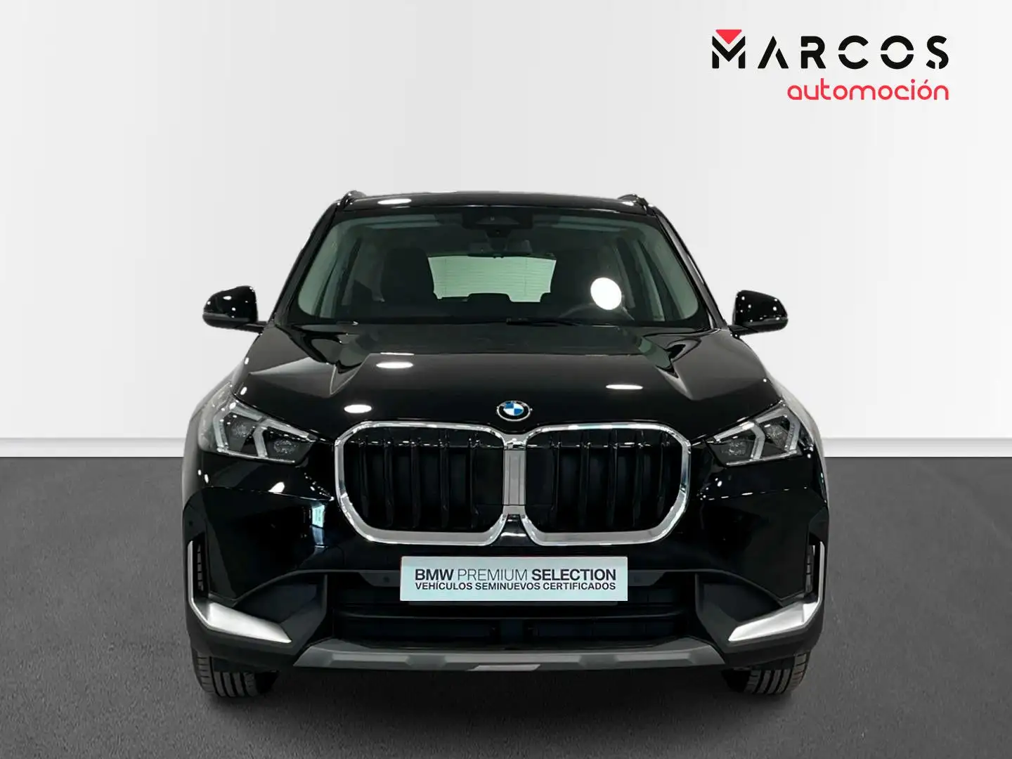 BMW X1 sDrive 20dA Schwarz - 2