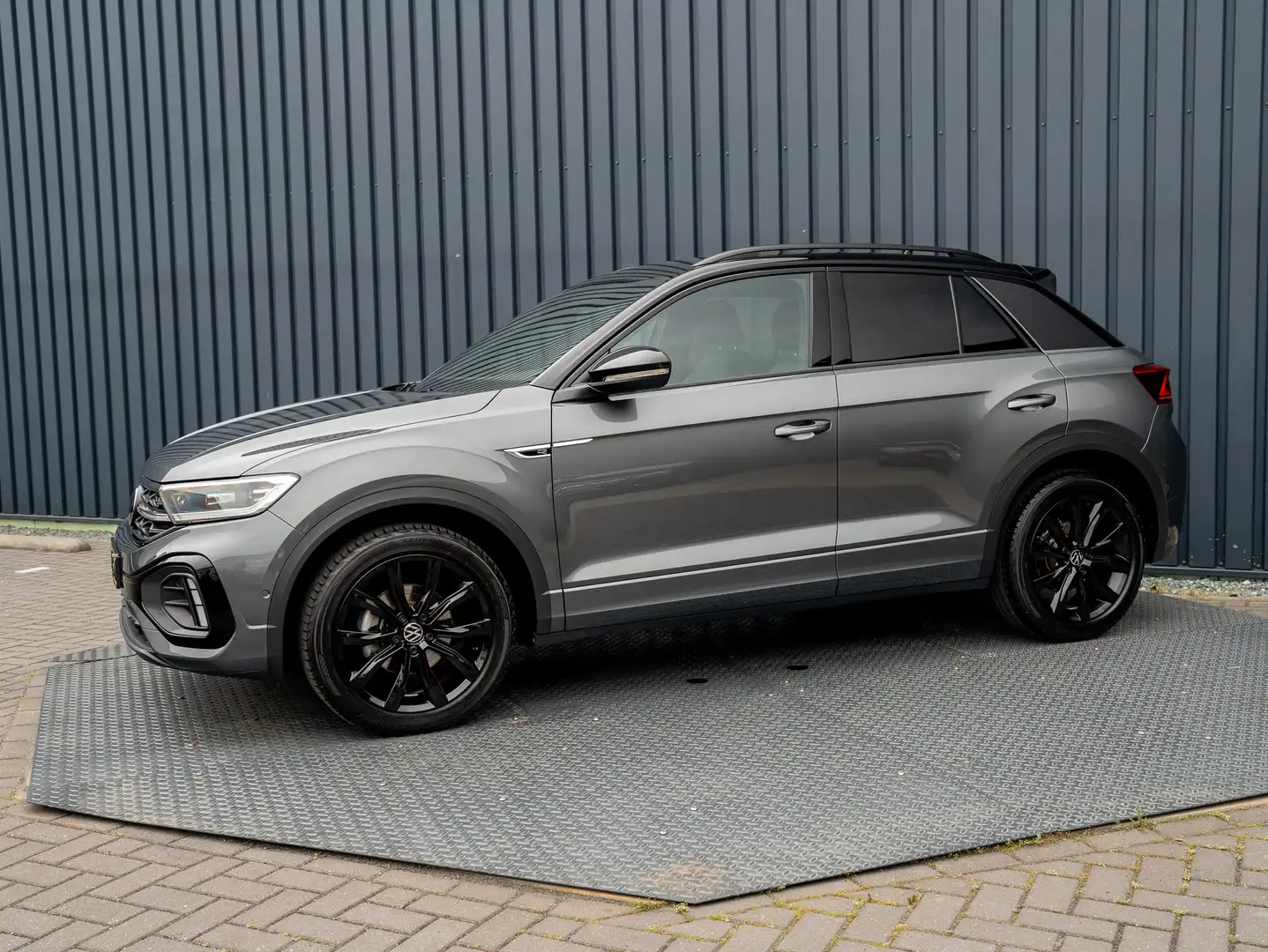 Volkswagen T-Roc 1.5 TSI R-Line Business | Keyless | Elk A-klep | I Grigio - 2